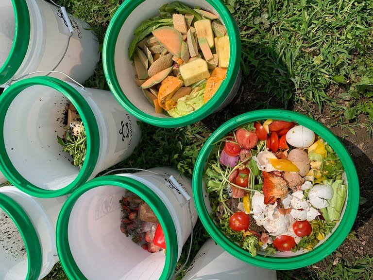 What do we do? Pick up your kitchen scraps to grow compost ♻️
Why do we do it? To empower, engage and educate our community and neighbors to compost sustainably. We care about the future of our Earth for the next generation 💚 
How can you start your