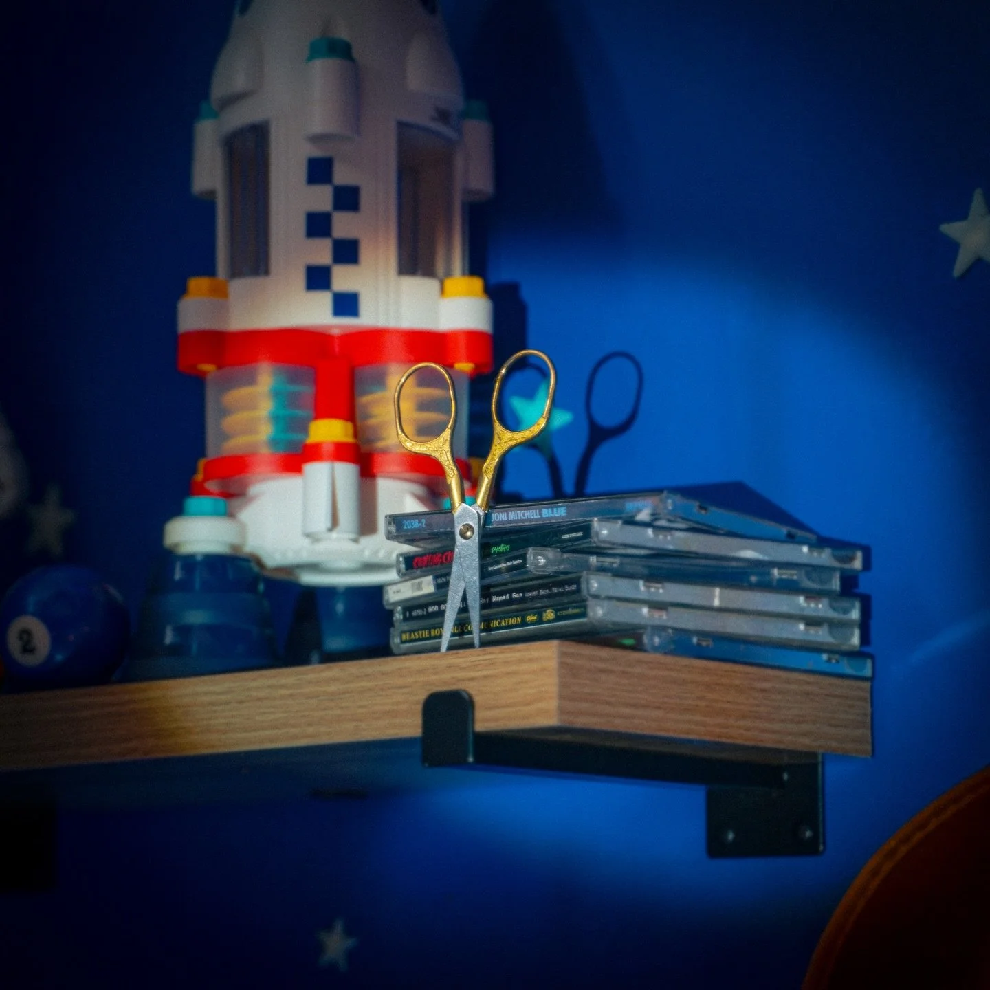 Seams ✂️🌠⭐️

DID I LET YOU DOWN LIKE YOU LET ME DOWN?!!! 
this was written a LONG TIME AGO!! the oldest song on the project&hellip; 

I hope you like it 😳

fun facts: 
✂️verses are in 11 
✂️I do mouth trumpet in the bridge (listen for it) 
✂️Juno s