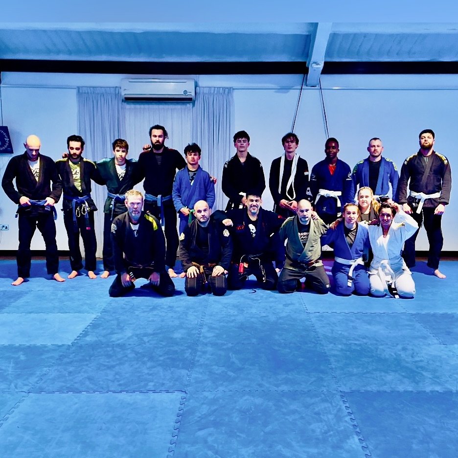 #toughround #greatvibe @the_fighting_arts_academy.  So proud of this team!!!! 🔥🔥🔥 #brazilianjiujitsulifestyle #bjj #selfdefence #martialarts #essex #chingford