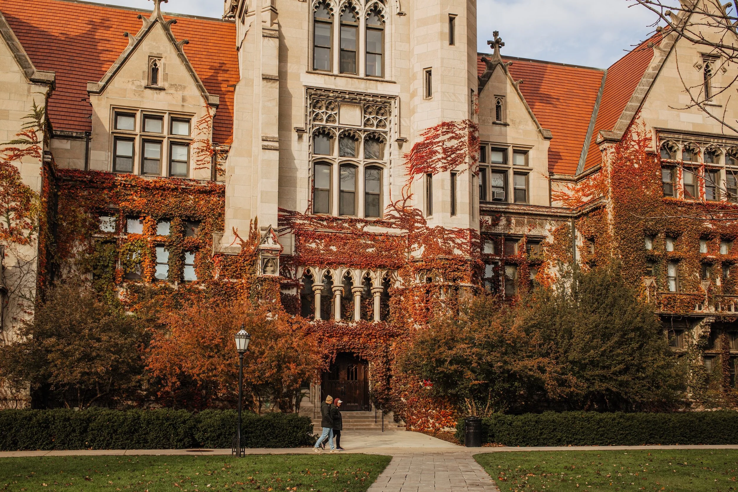 Who are the best college admissions consultants to get into the University of Chicago (UChicago)?