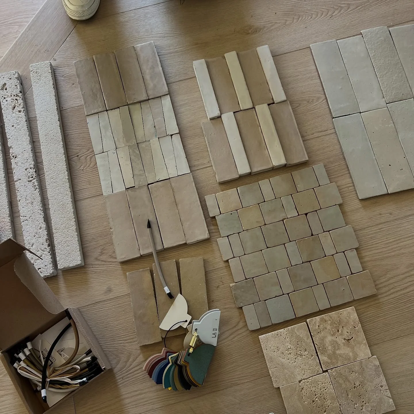 Feeling grateful for our current beautiful projects, sweet clients, and even better teams @rwabuilders + @austek_construction 🫶🏼 Happy Weekend 🌴

Here is the latest of #CASARORO + #CASAREDMOND