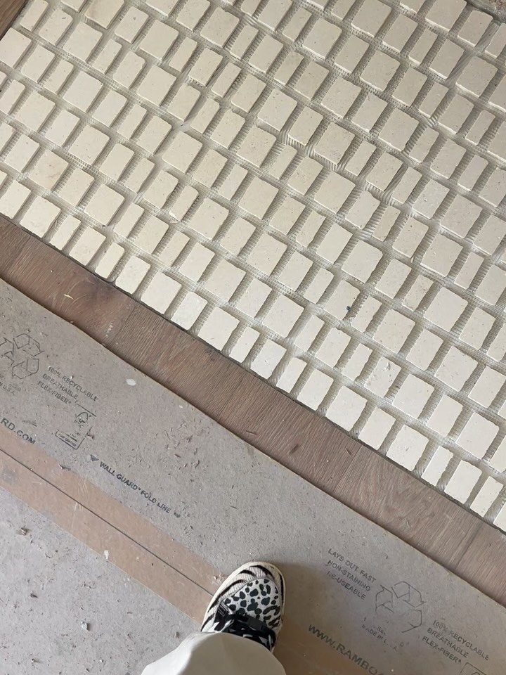 LIVE FROM #CASAREDMOND where every week is feeling like Christmas! 

Interior Design: @casafoxstudio 
Build: @rwabuilders 
Architect: @alderjamesstudio