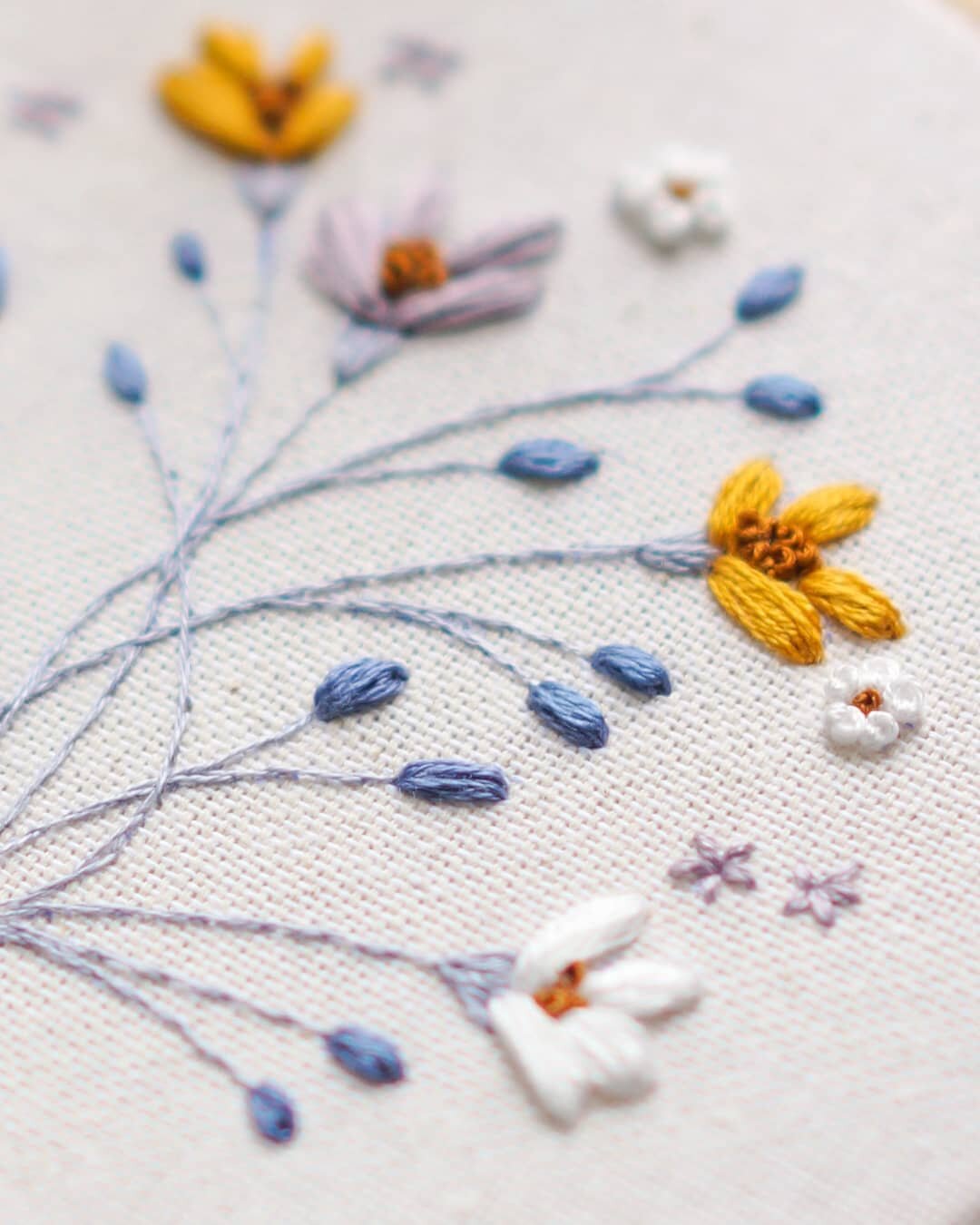 Snow Crocus PDF pattern available on www.sometimeinspring.com
.
.
.
.
#handembroidery #bordados #hoopart #britishstitchers #diyembroidery #embroideryart #slowcraft #handmadeembroidery #embroideredtreasures #crafternoon #embroiderykit #floralembroider