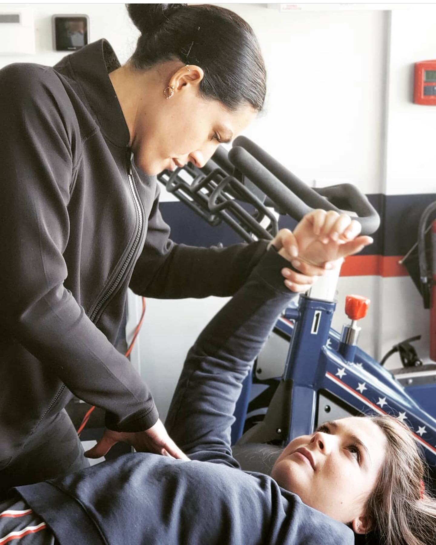 Always a great time at @f45_training_portchester  using @activereleasetechniques to help their clients injuries so they can get stronger every class! 💪🏼
.
.
.
Chiropractic is not always about the &ldquo;cracking&rdquo;. Active Release Technique (A.