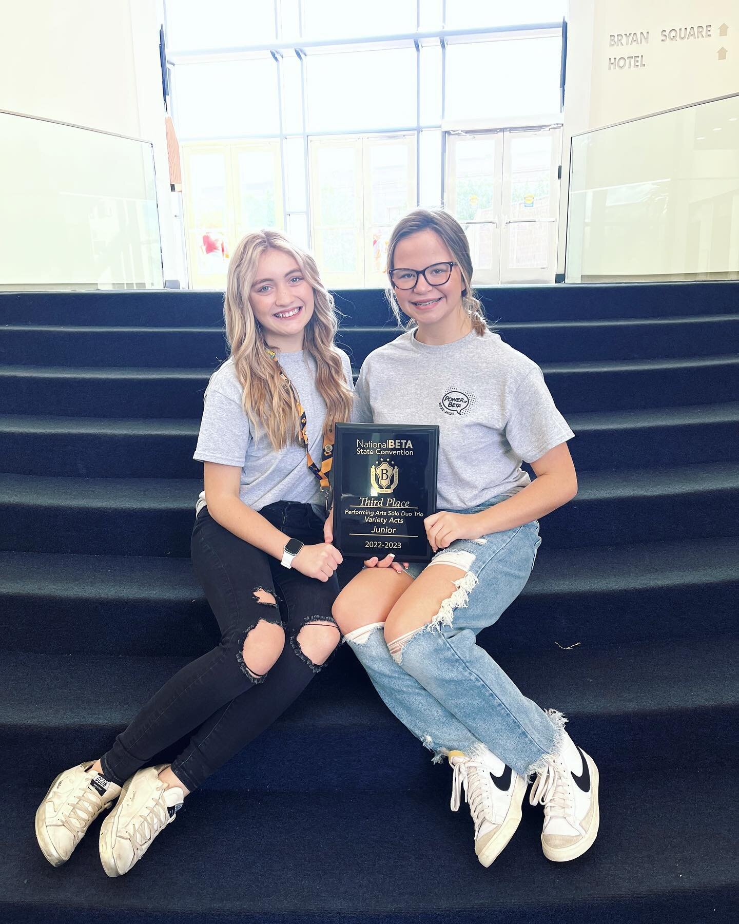 Congratulations to these two superstars for placing third in the state at the state BETA club convention. The GEMS are so proud of Adalyn and Ellington💎
#betaclub #stateconvention #GEMNATION