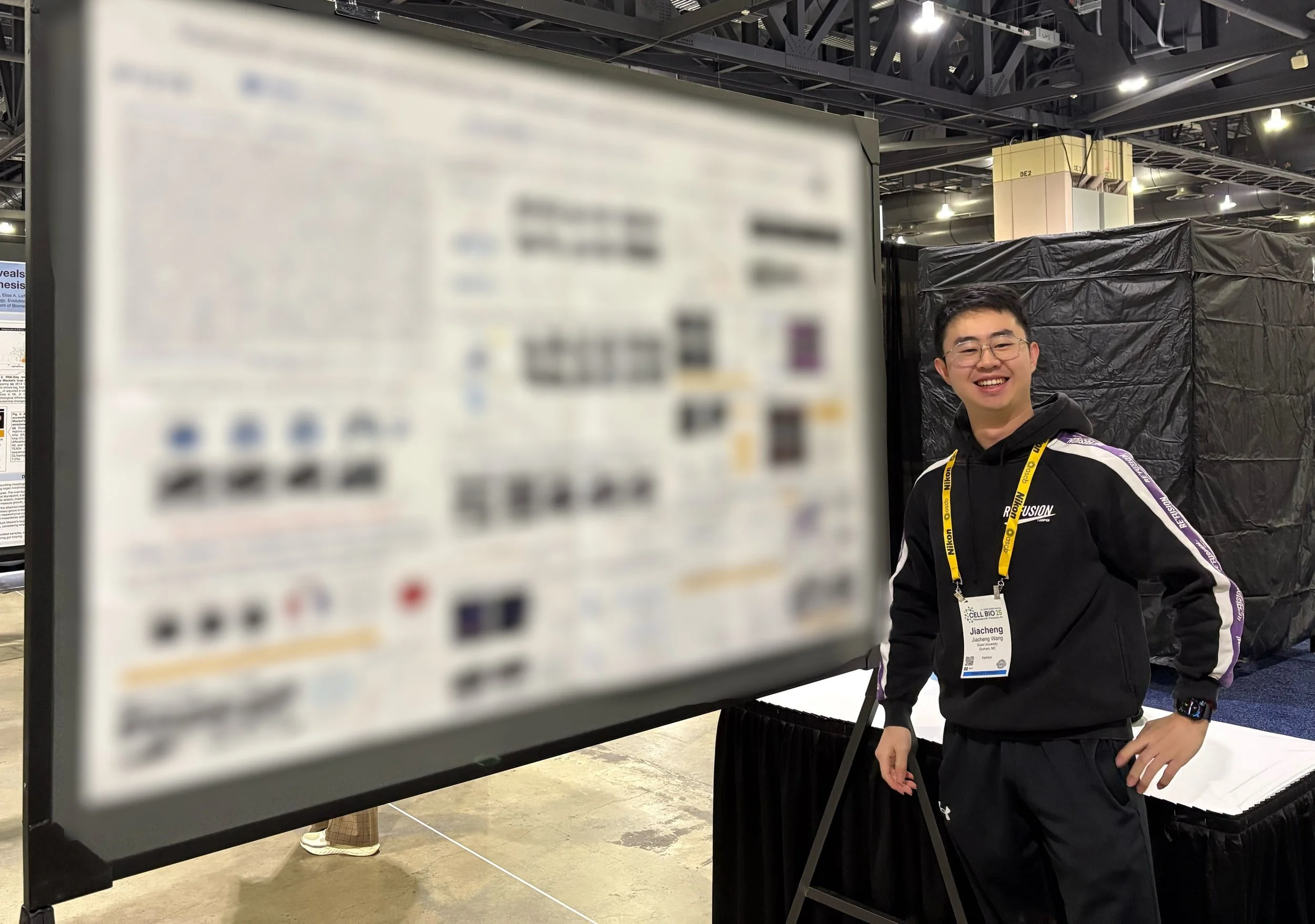 Jiacheng presenting a poster at ASCB Cell Bio 2025 in Philadelphia!