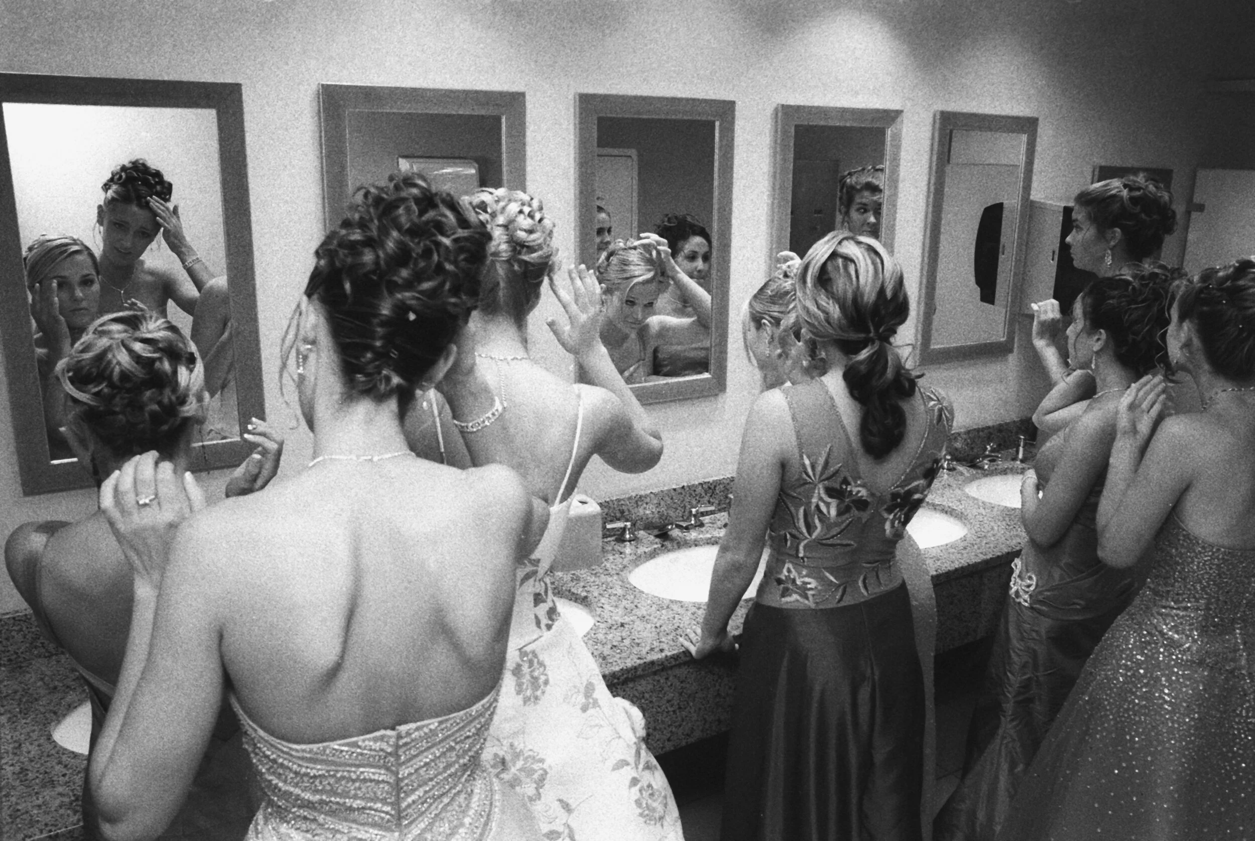 prom girls in mirror.jpg