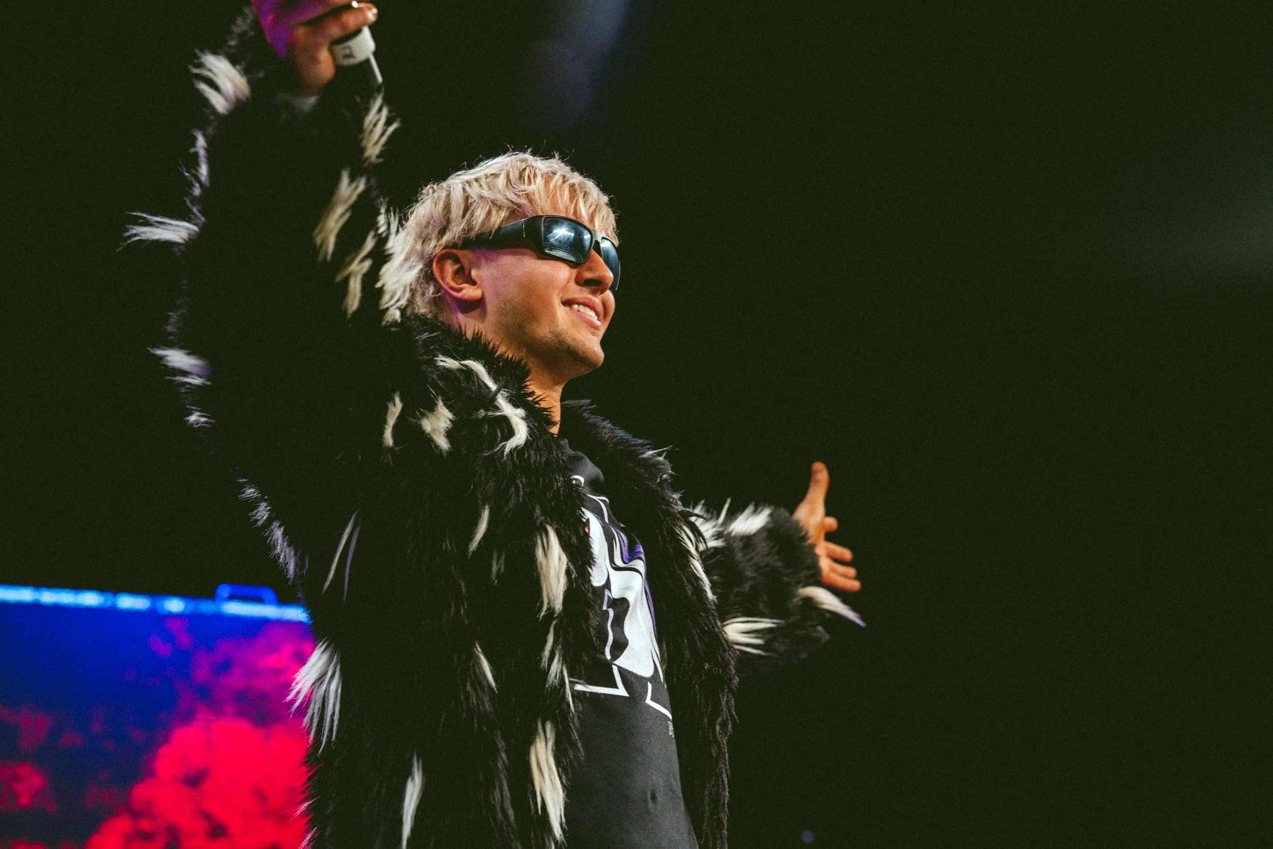 2025.02.08_MLW_SuperFight 6_00416_Honey Trap Match.jpg