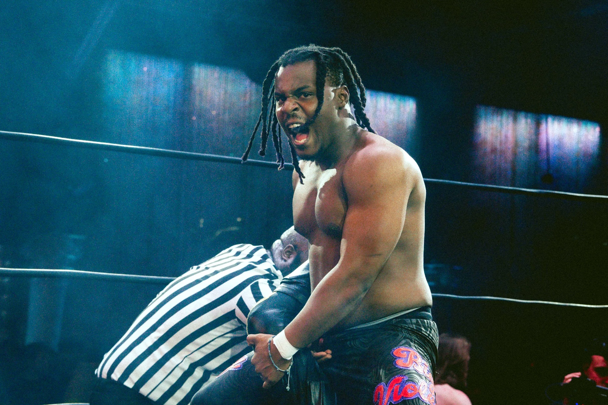 2024.12.20- HOG_Live For the Moment_00406_6-Way.jpg