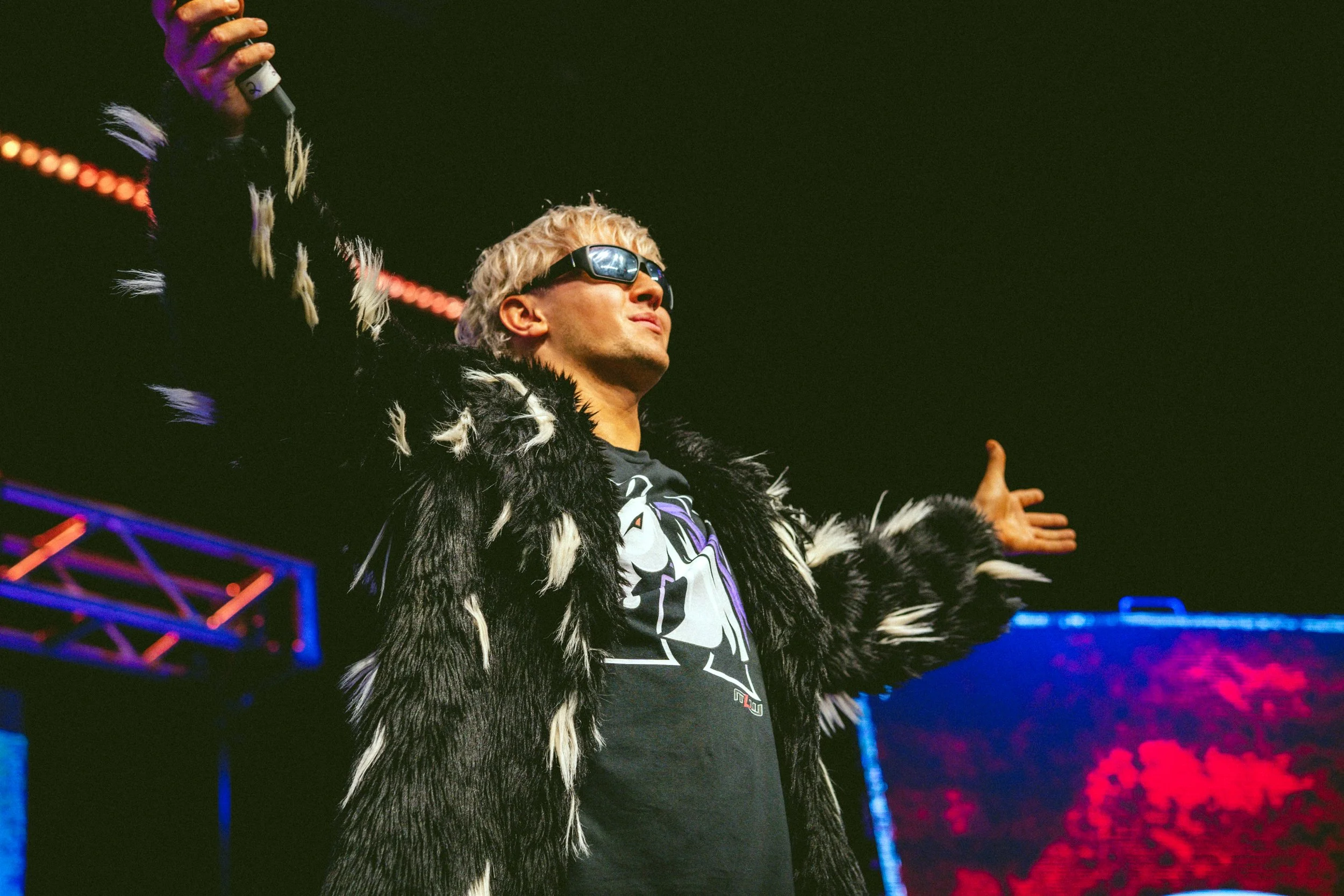 2025.02.08_MLW_SuperFight 6_00415_Honey Trap Match.jpg