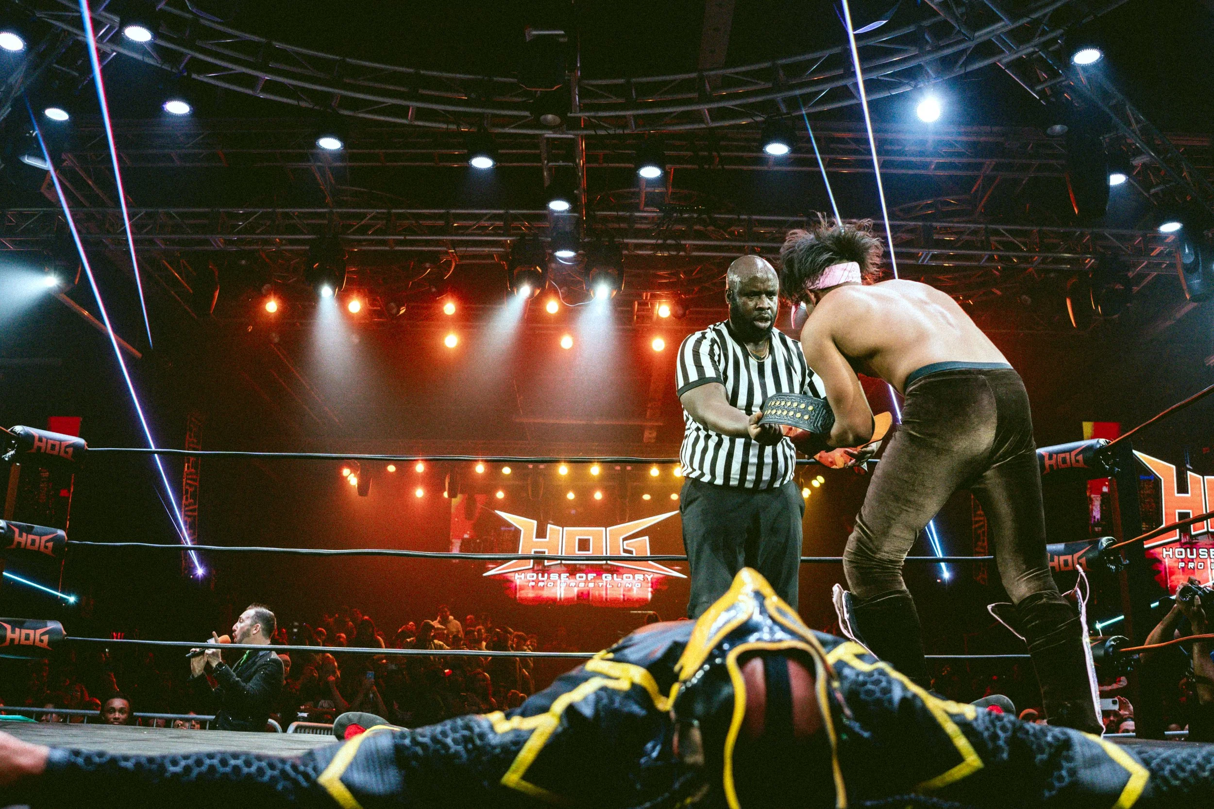 2024.12.20- HOG_Live For the Moment_00469_6-Way.jpg