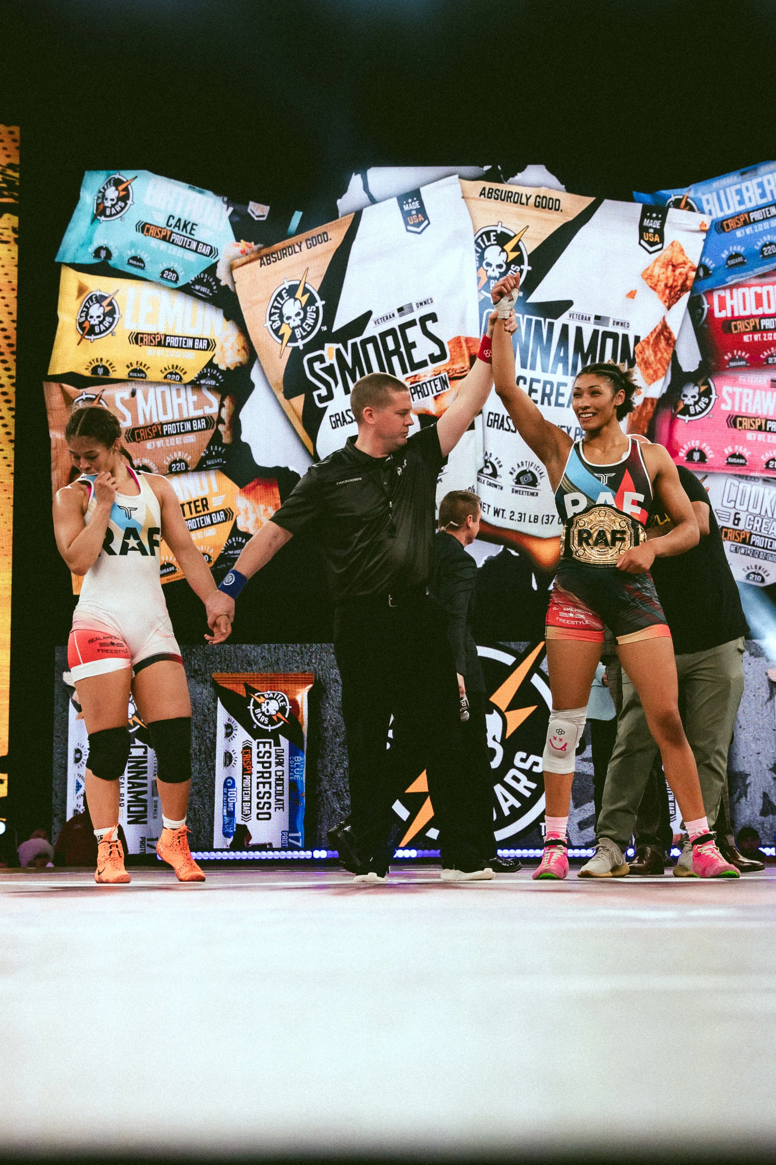 2025.11.29- RAF03_01029_Blades V Rivera.jpg