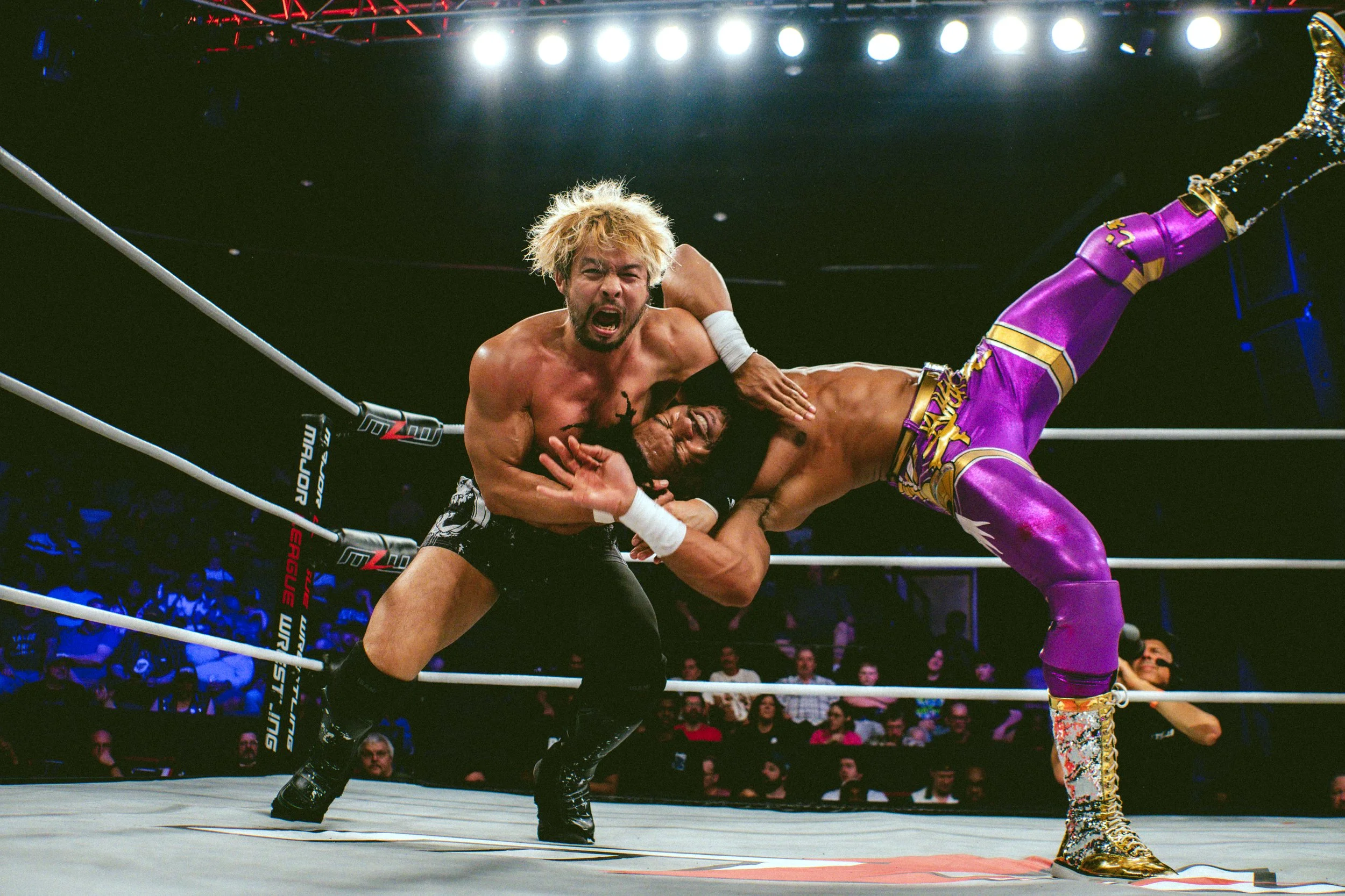 2025.02.08_MLW_SuperFight 6_00270_Kevin V Kenta.jpg