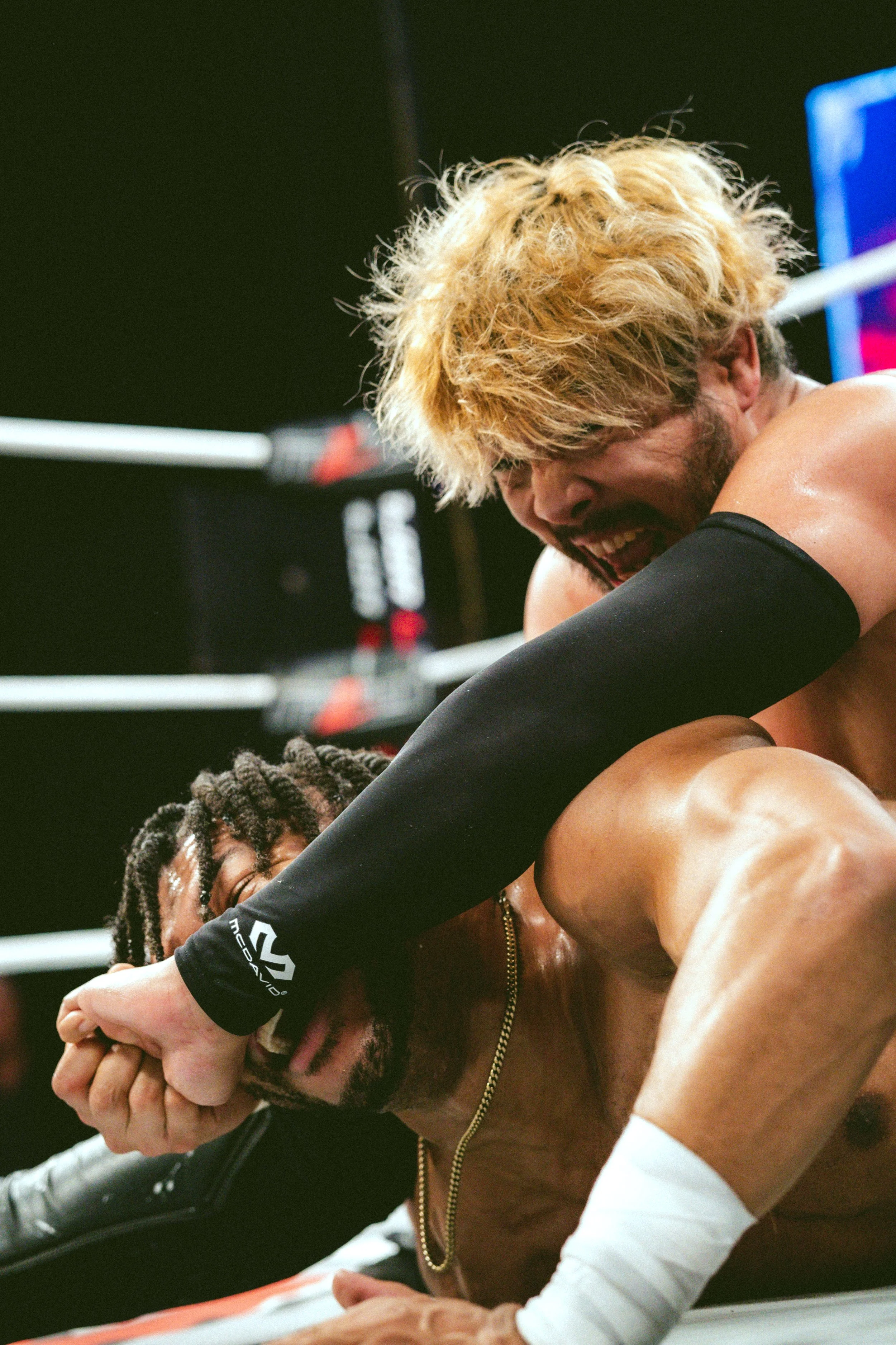 2025.02.08_MLW_SuperFight 6_00304_Kevin V Kenta.jpg