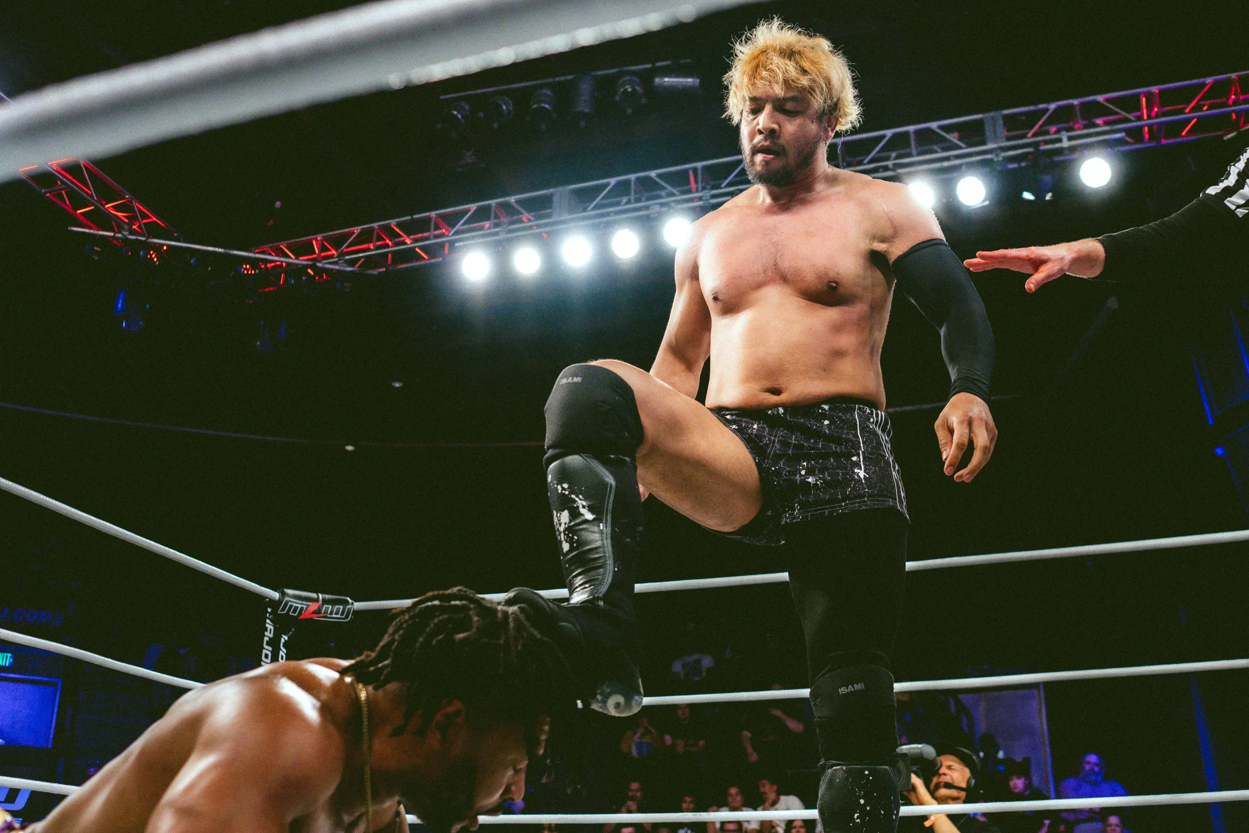 2025.02.08_MLW_SuperFight 6_00302_Kevin V Kenta.jpg