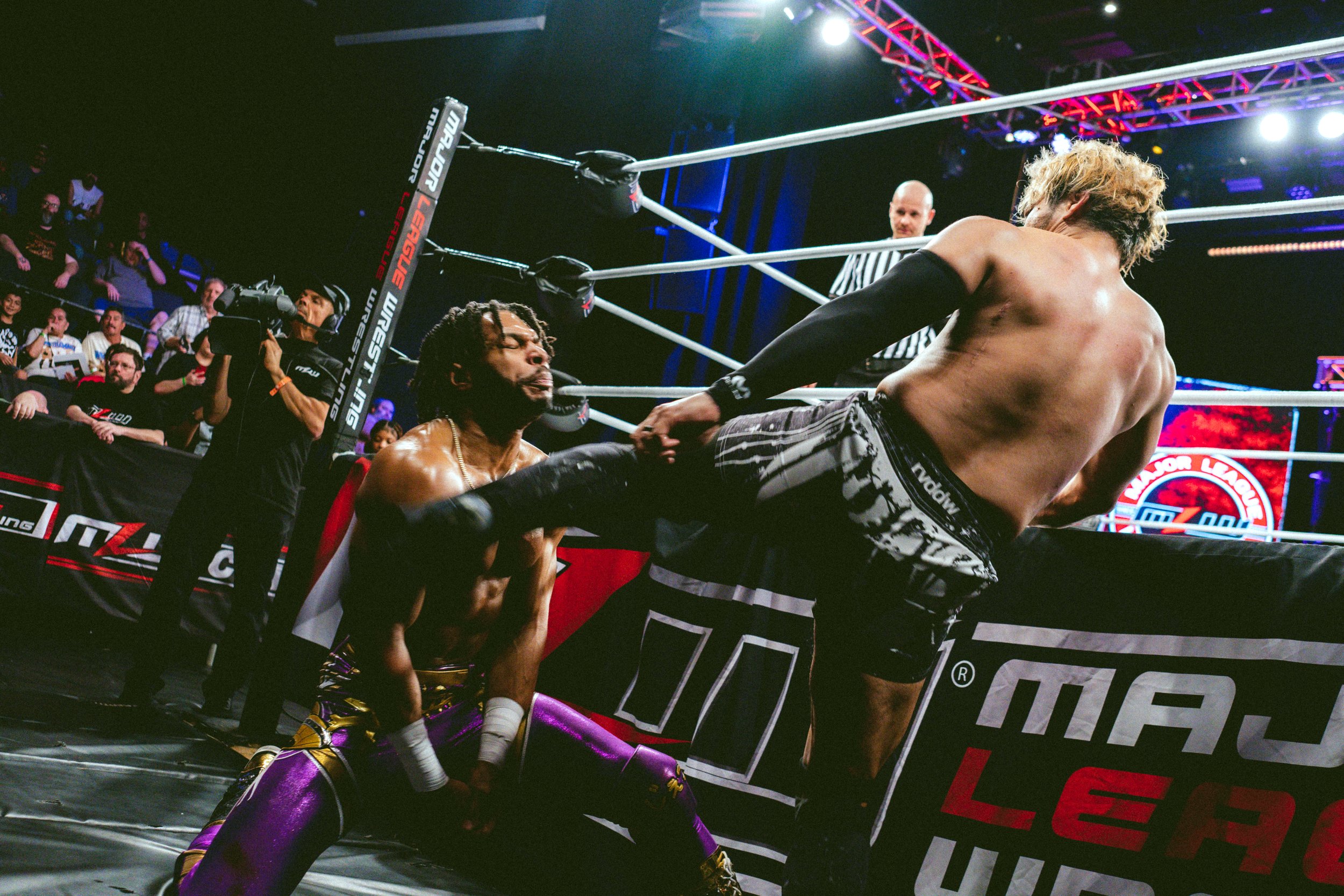 2025.02.08_MLW_SuperFight 6_00220_Kevin V Kenta.jpg