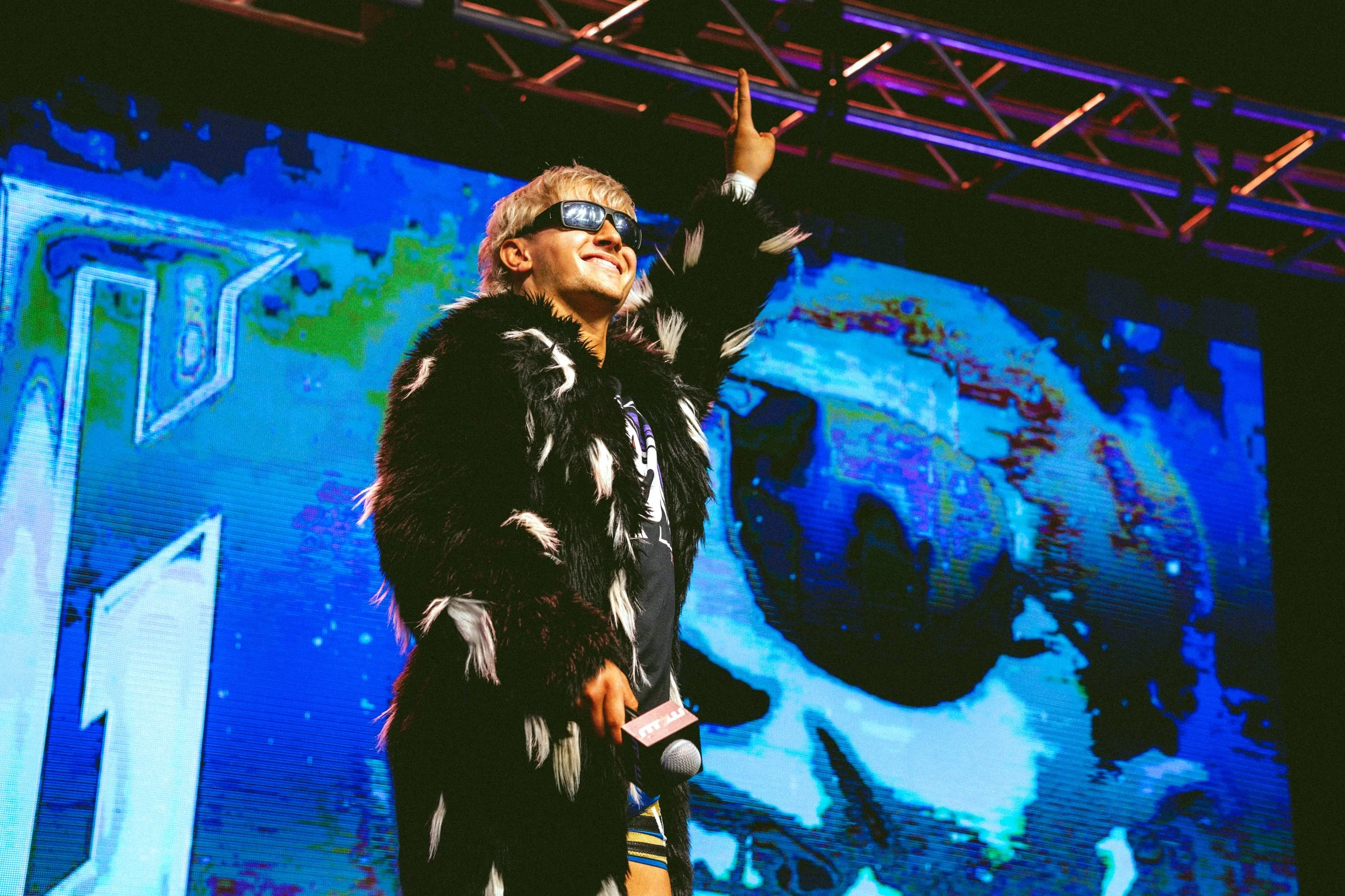 2025.02.08_MLW_SuperFight 6_00413_Honey Trap Match.jpg