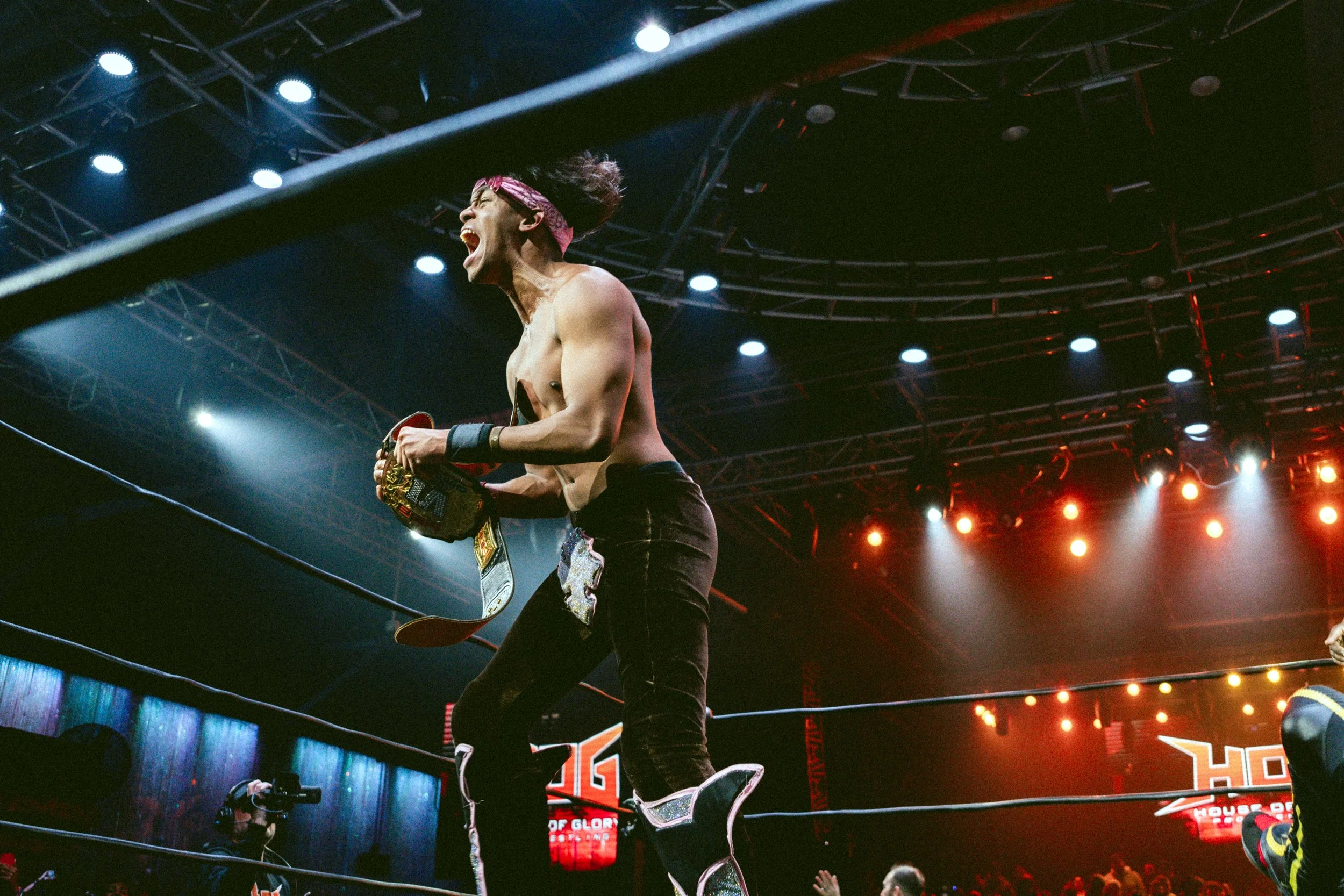 2024.12.20- HOG_Live For the Moment_00473_6-Way.jpg