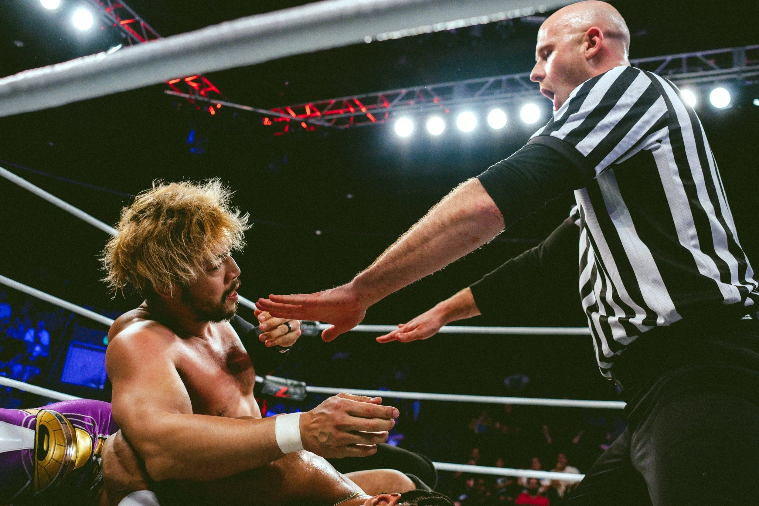 2025.02.08_MLW_SuperFight 6_00301_Kevin V Kenta.jpg