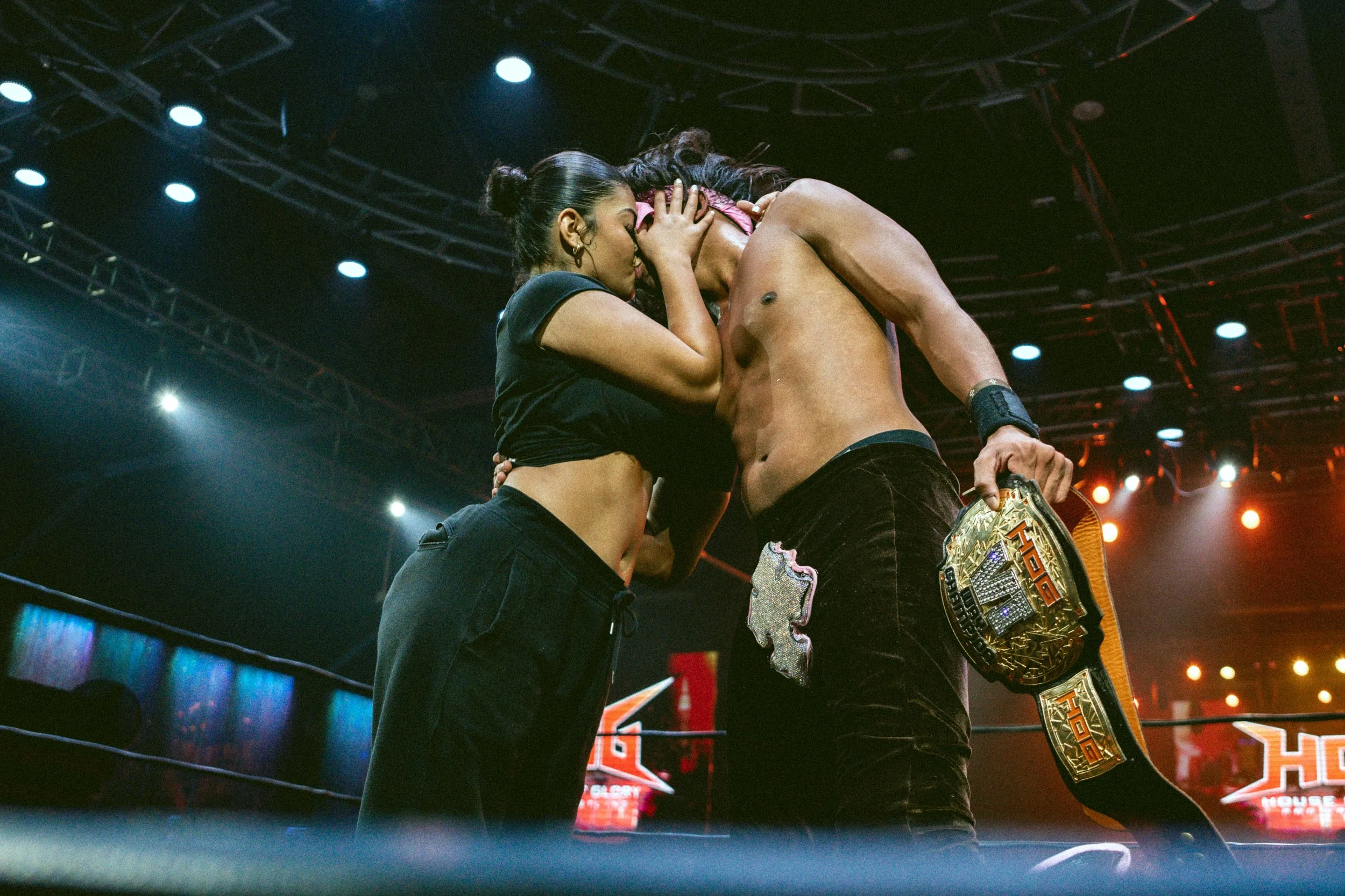 2024.12.20- HOG_Live For the Moment_00484_6-Way.jpg