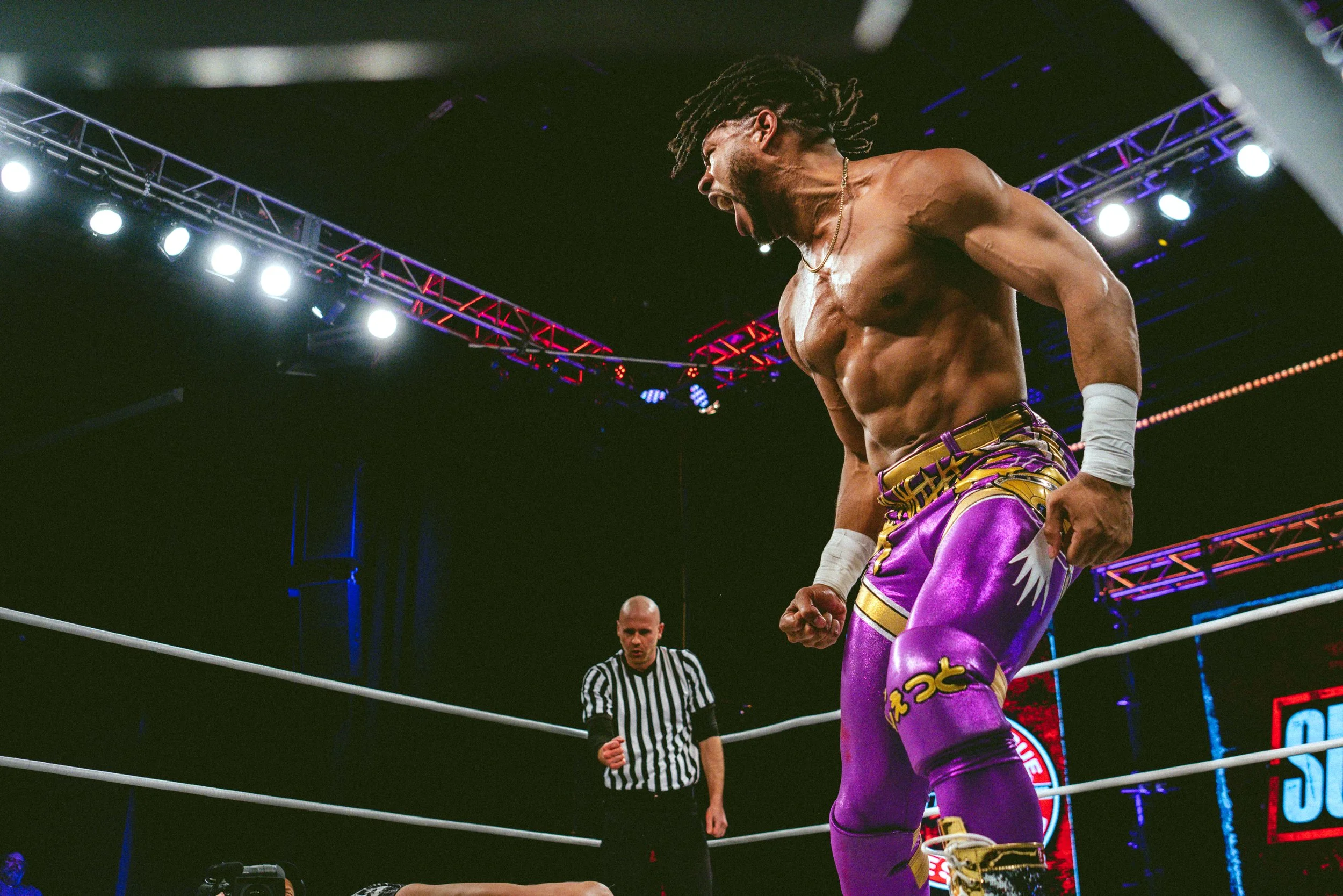 2025.02.08_MLW_SuperFight 6_00279_Kevin V Kenta.jpg