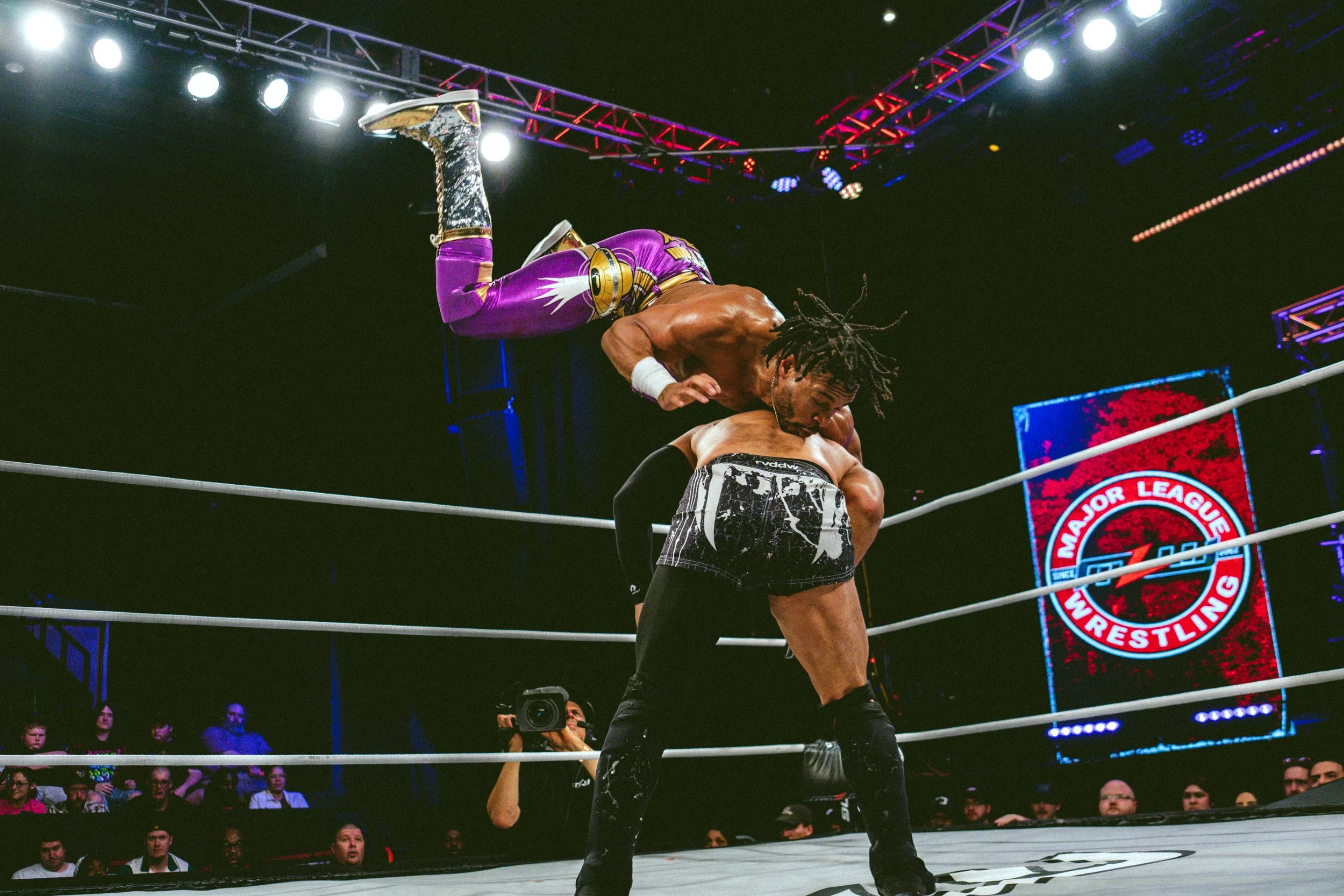 2025.02.08_MLW_SuperFight 6_00285_Kevin V Kenta.jpg