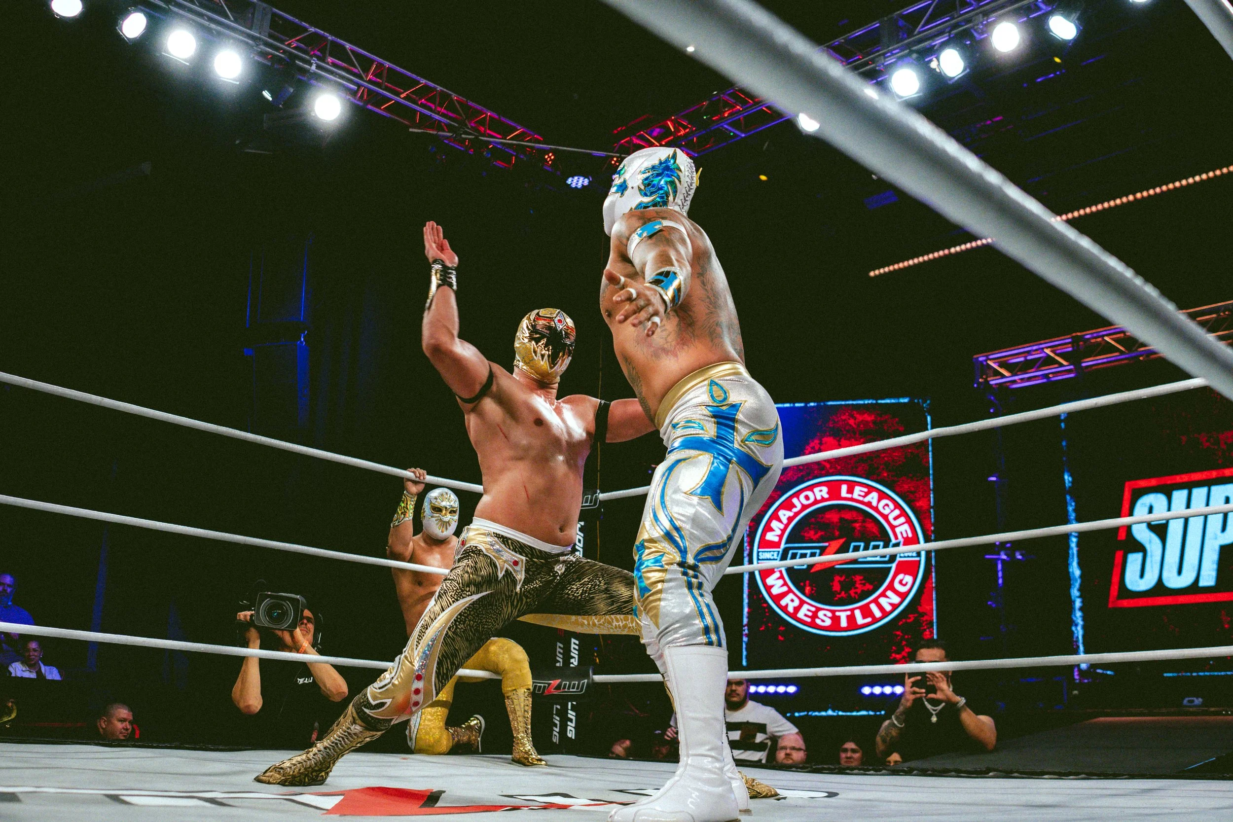 2025.02.08_MLW_SuperFight 6_00145_Mistico y Mascara V Templario y Esfinge.jpg