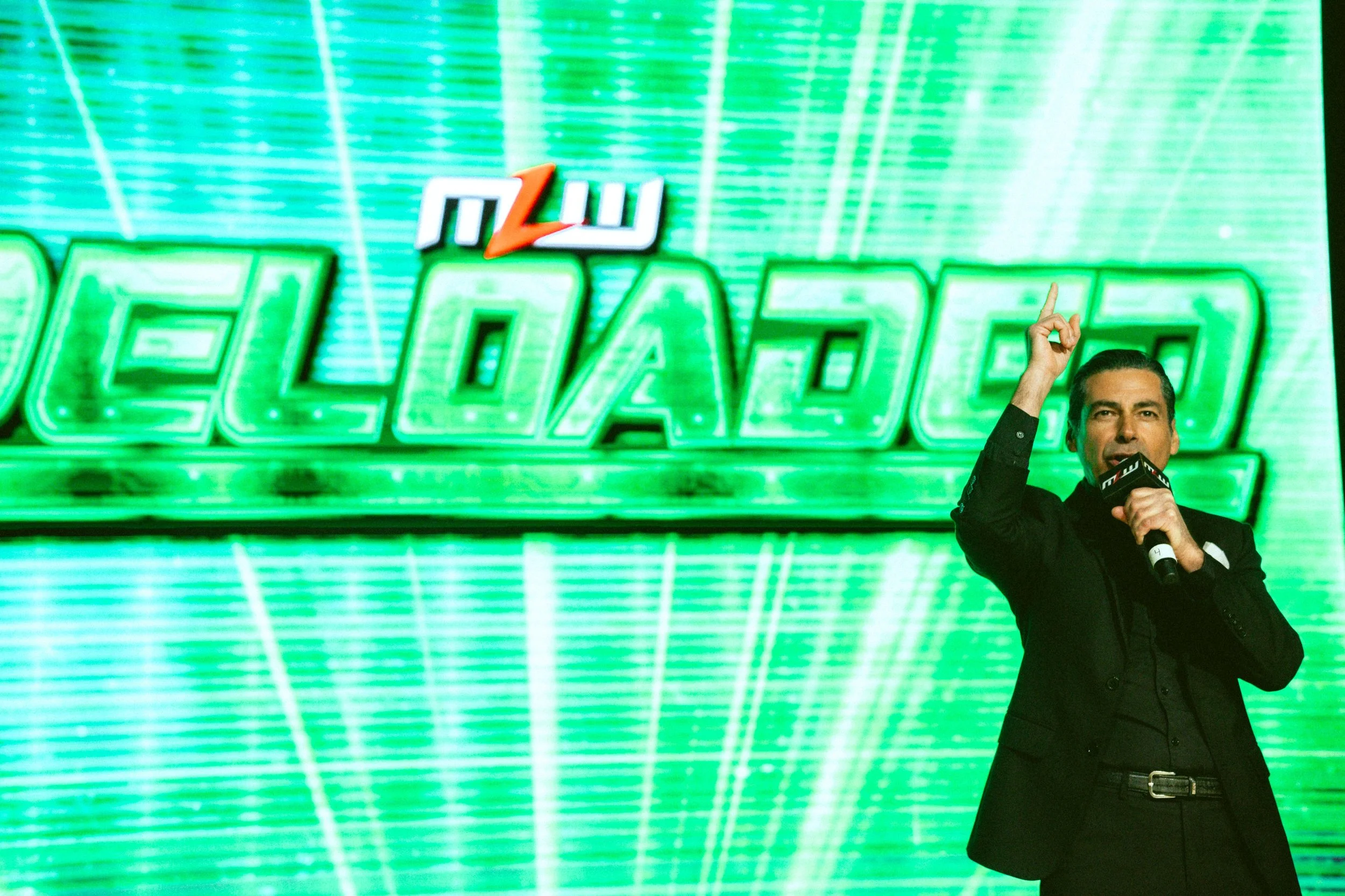 2025.01.11_MLW_Reloaded00042_Virus V Neon.jpeg