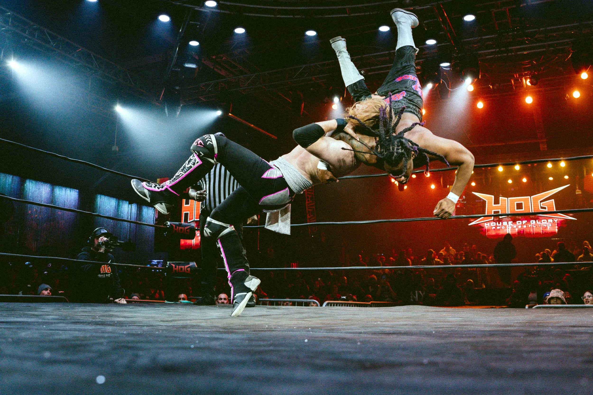 2024.12.20- HOG_Live For the Moment_00442_6-Way.jpg