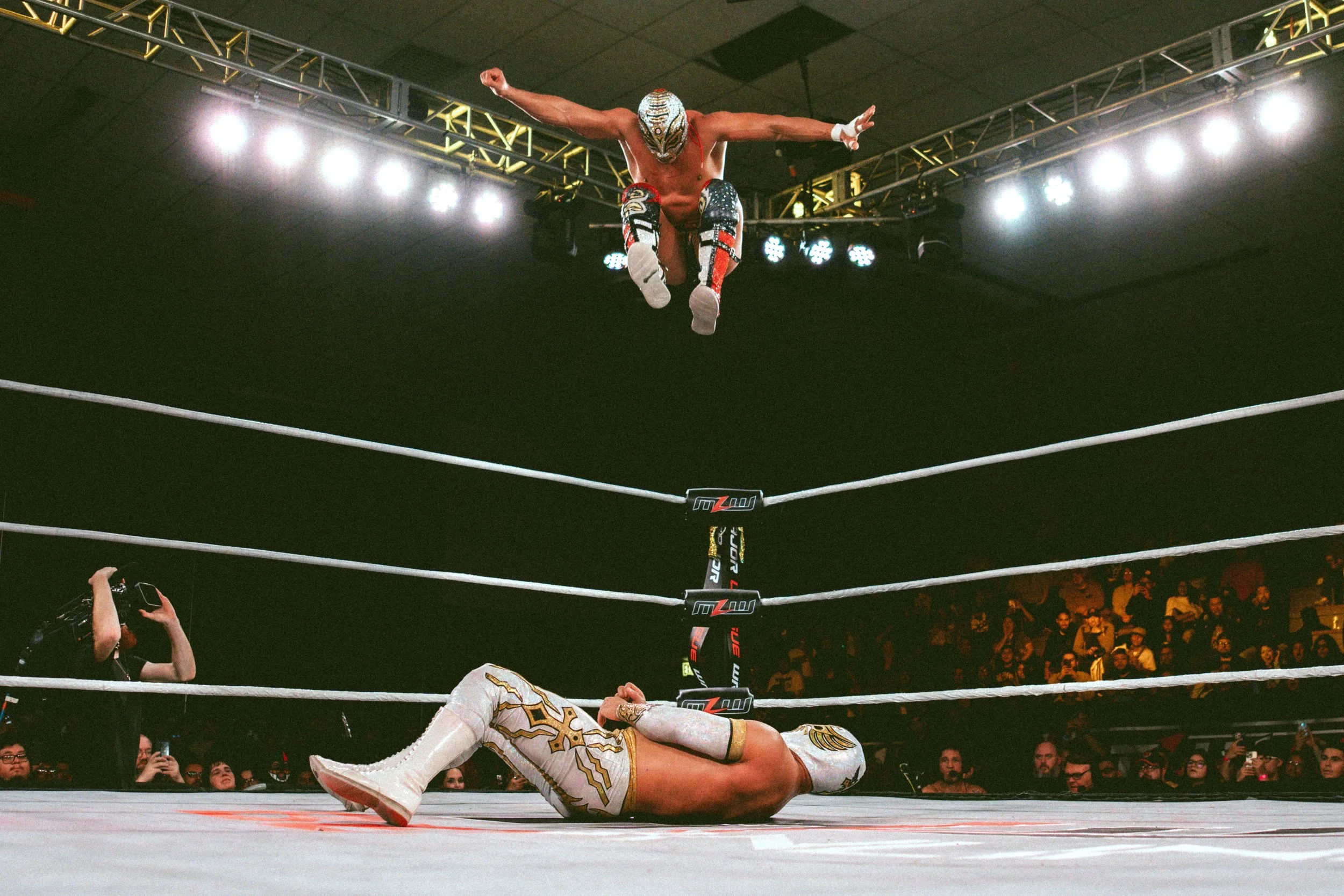 2024.11.09_MLW_Lucha Apocalyptico00726_Middleweight Title Match.JPG