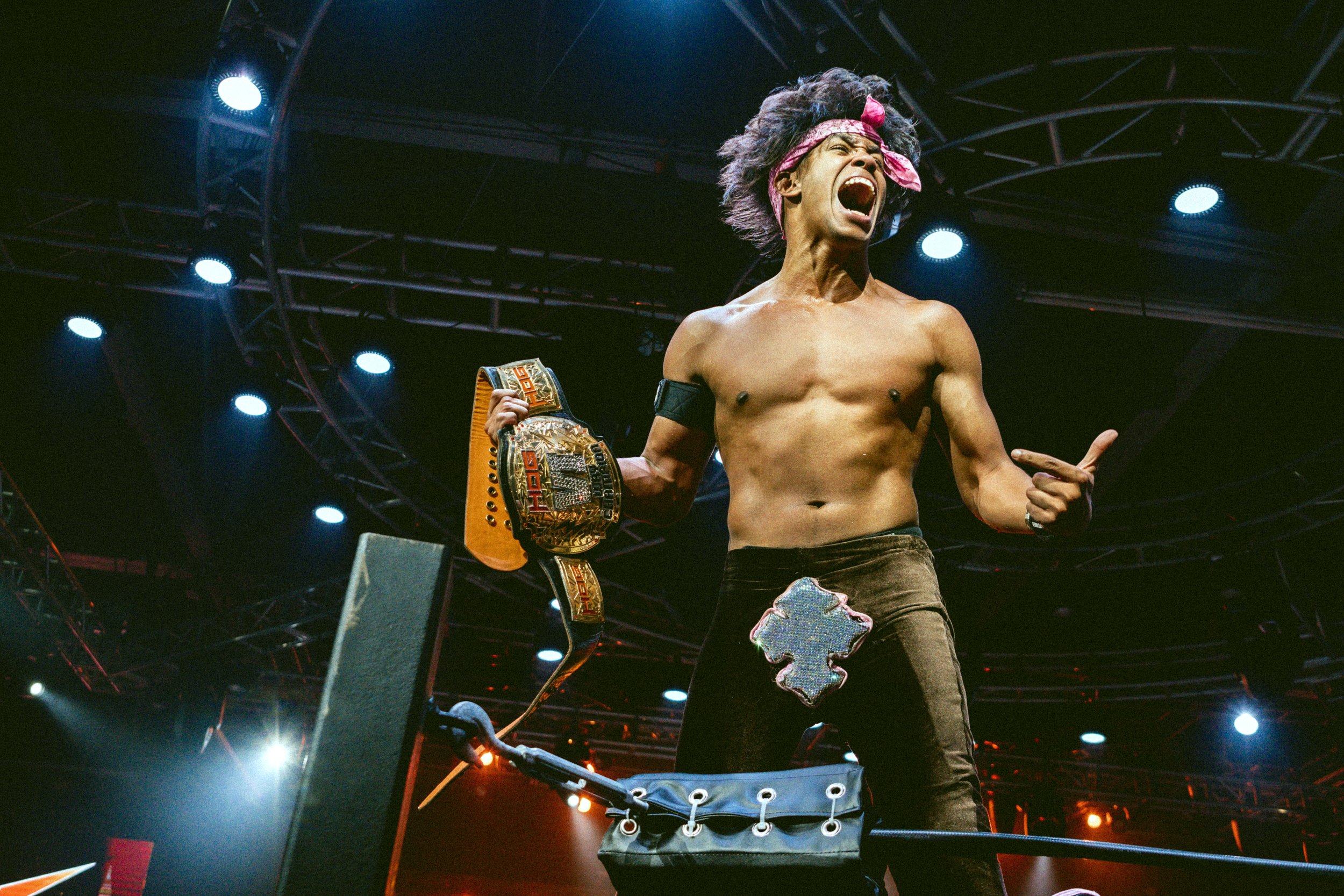 2024.12.20- HOG_Live For the Moment_00474_6-Way.jpg