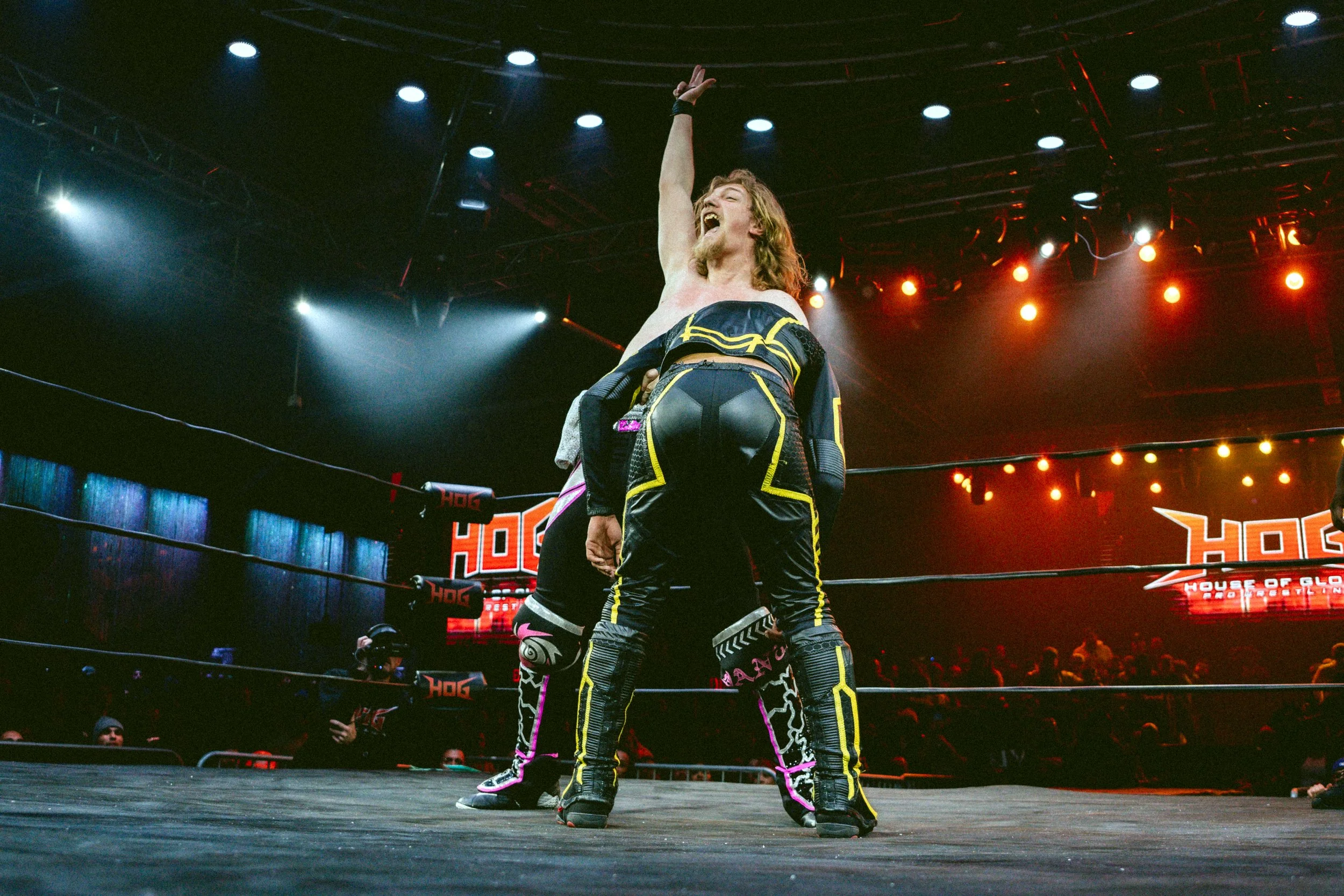 2024.12.20- HOG_Live For the Moment_00445_6-Way.jpg