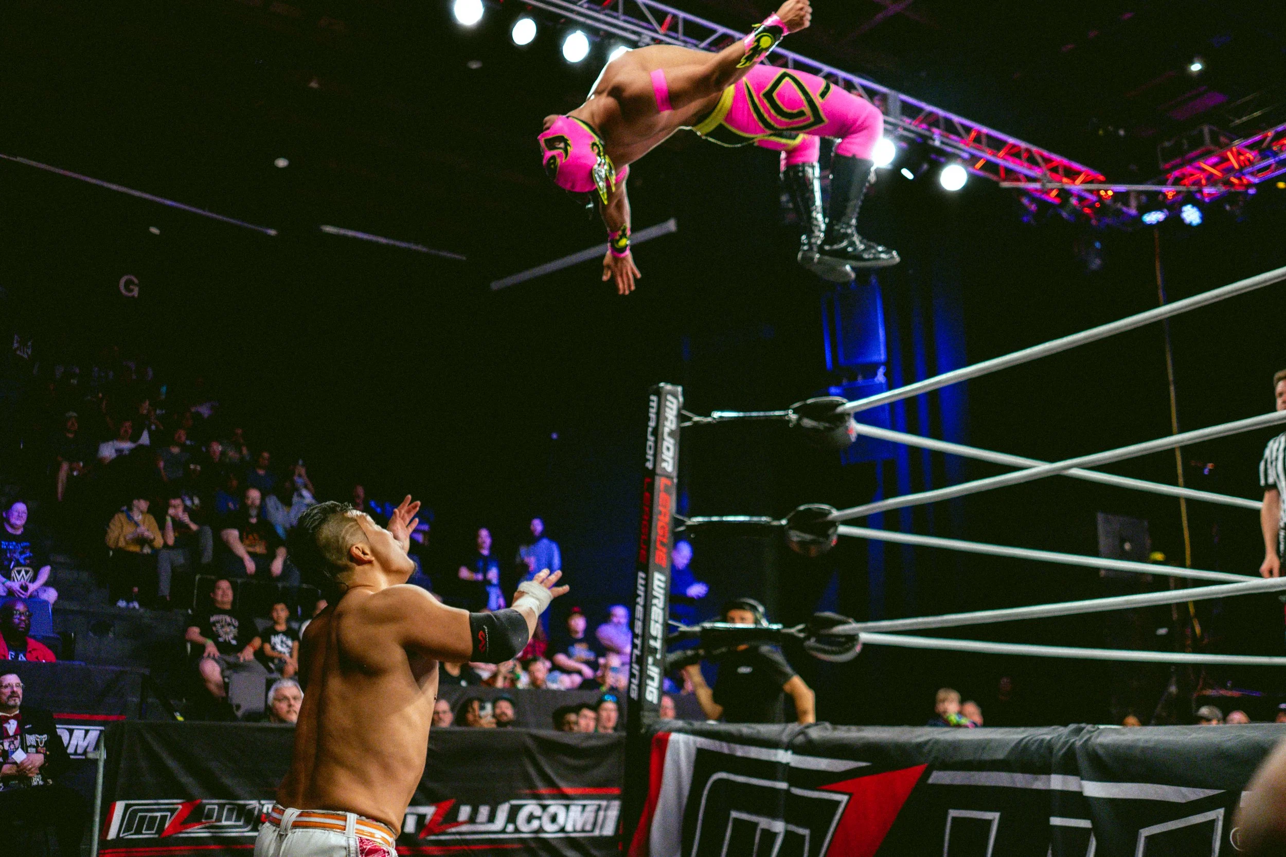 2025.03.08- MLW_Intimidation Games_00670_Neon V Kushida.jpg