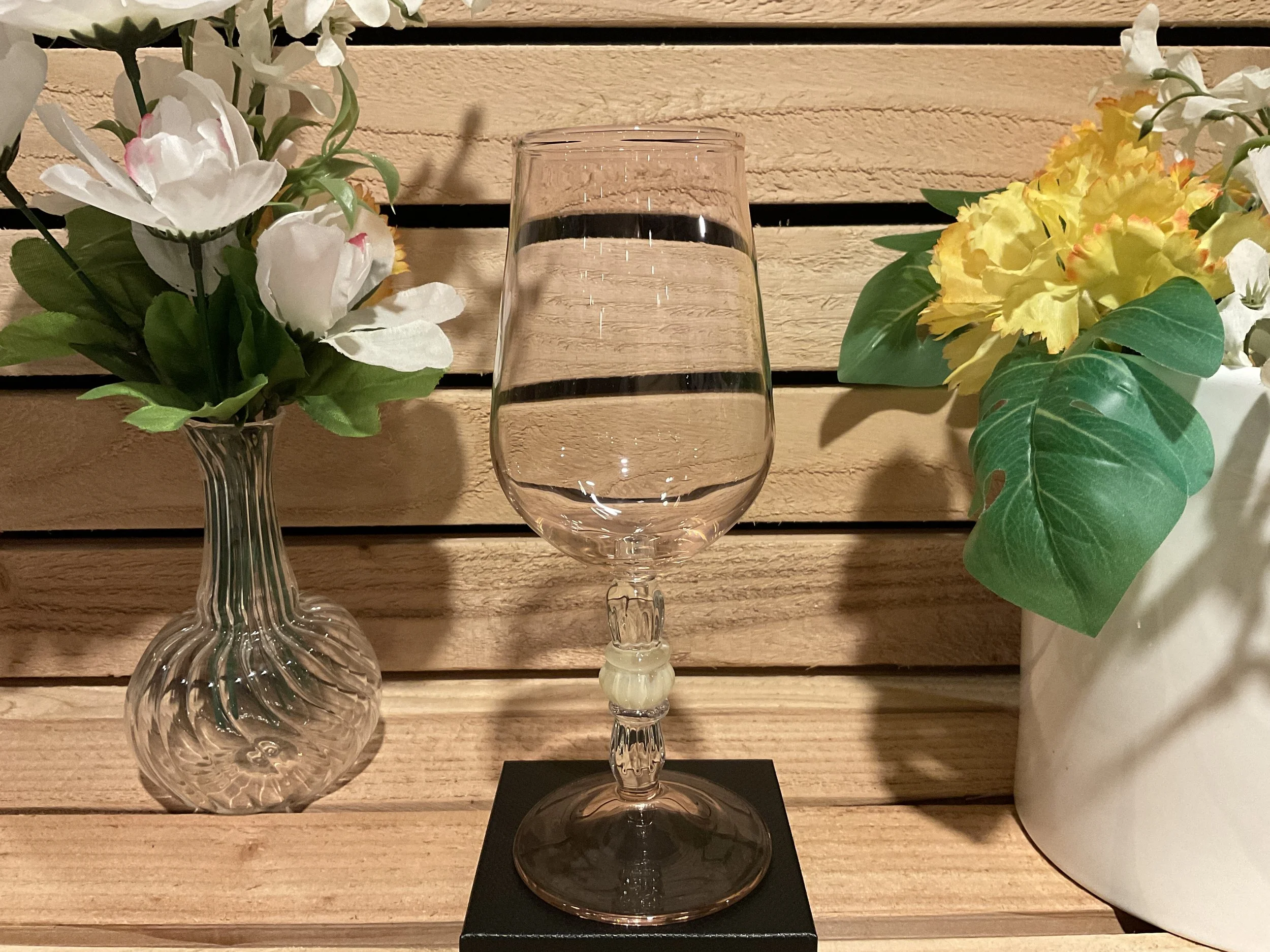 Venetian style wine cup - Pink Saphire