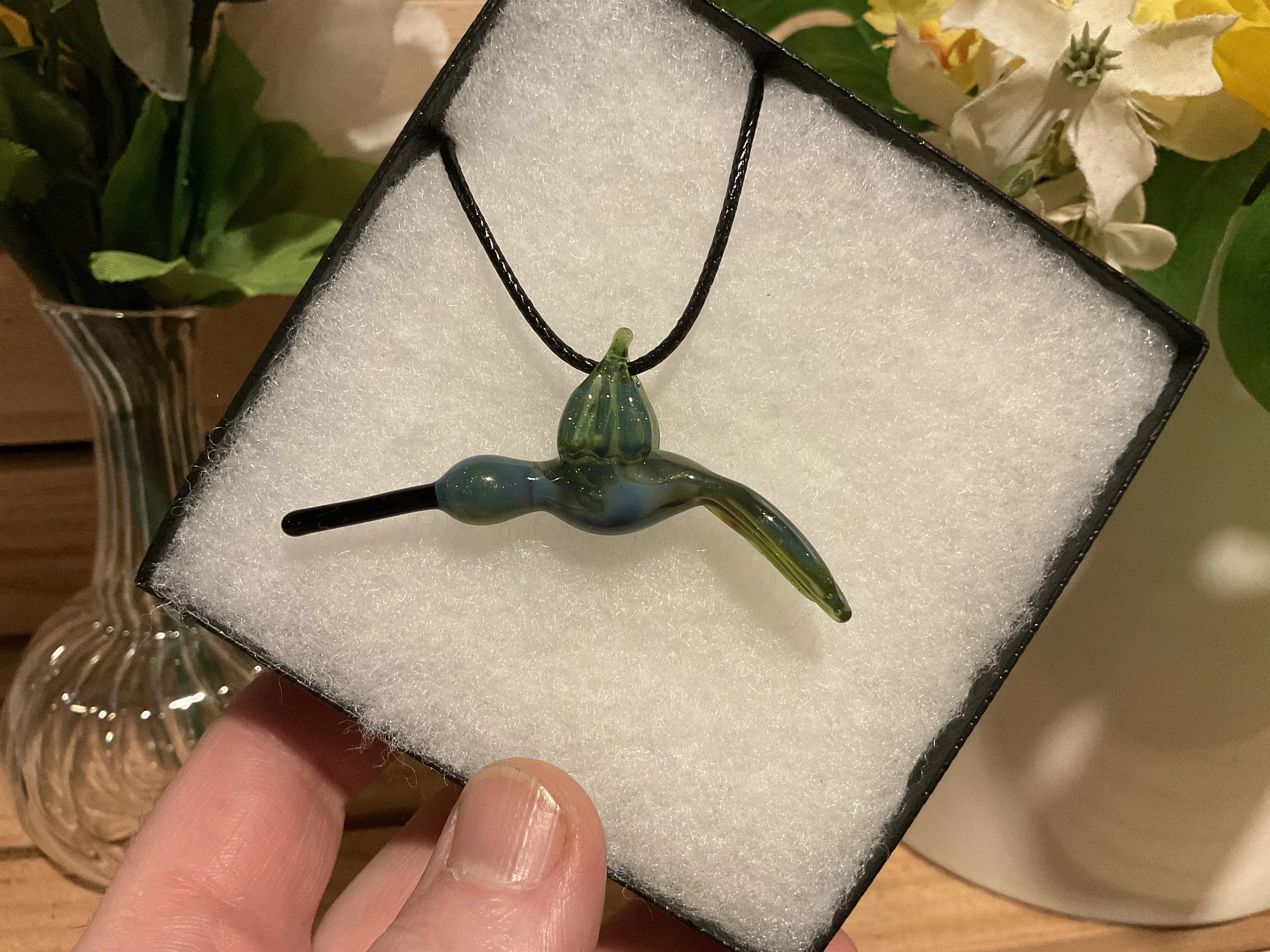 Humming bird pendant - green sparkle