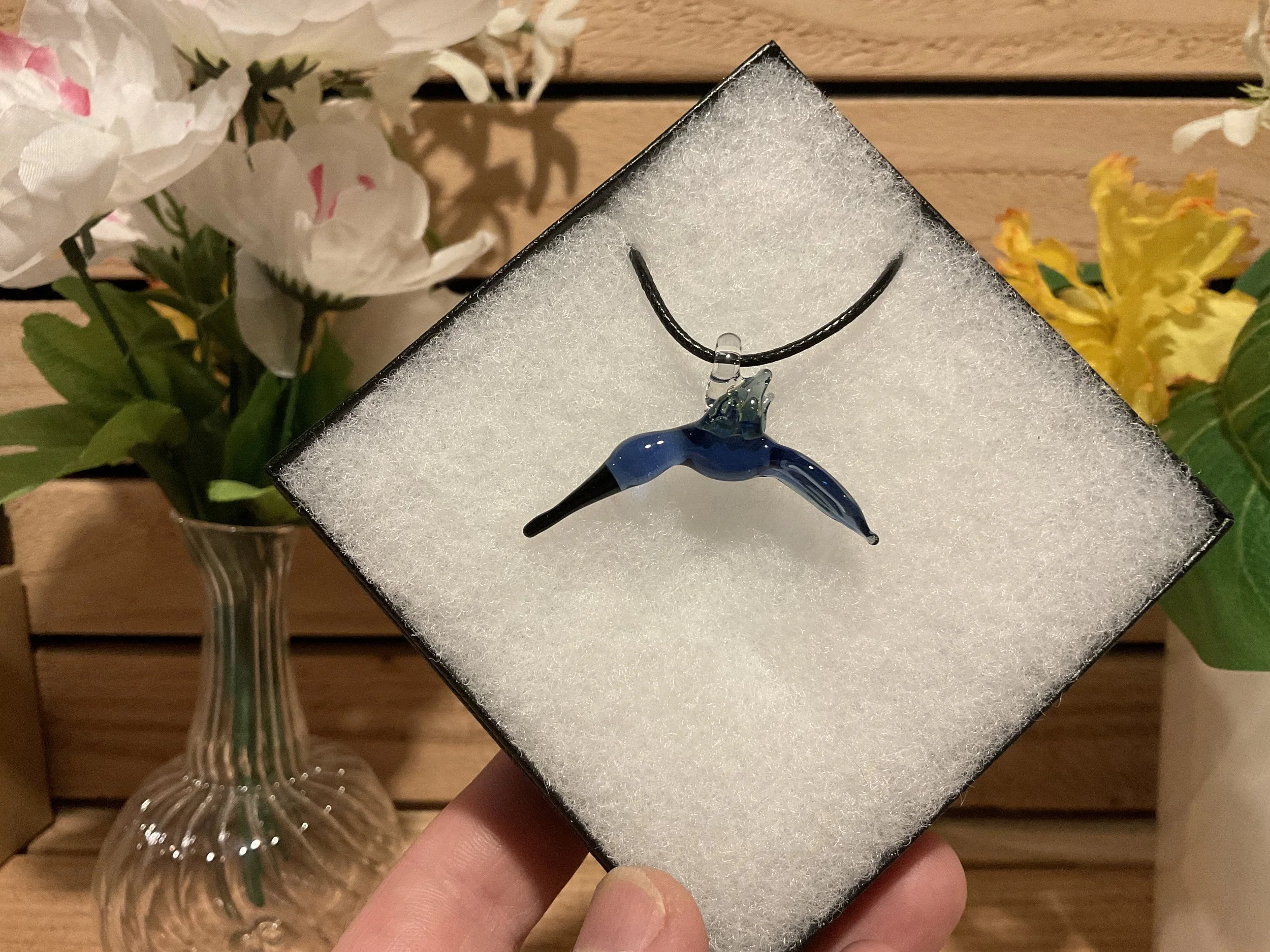 Humming bird pendant - Blue Irrid