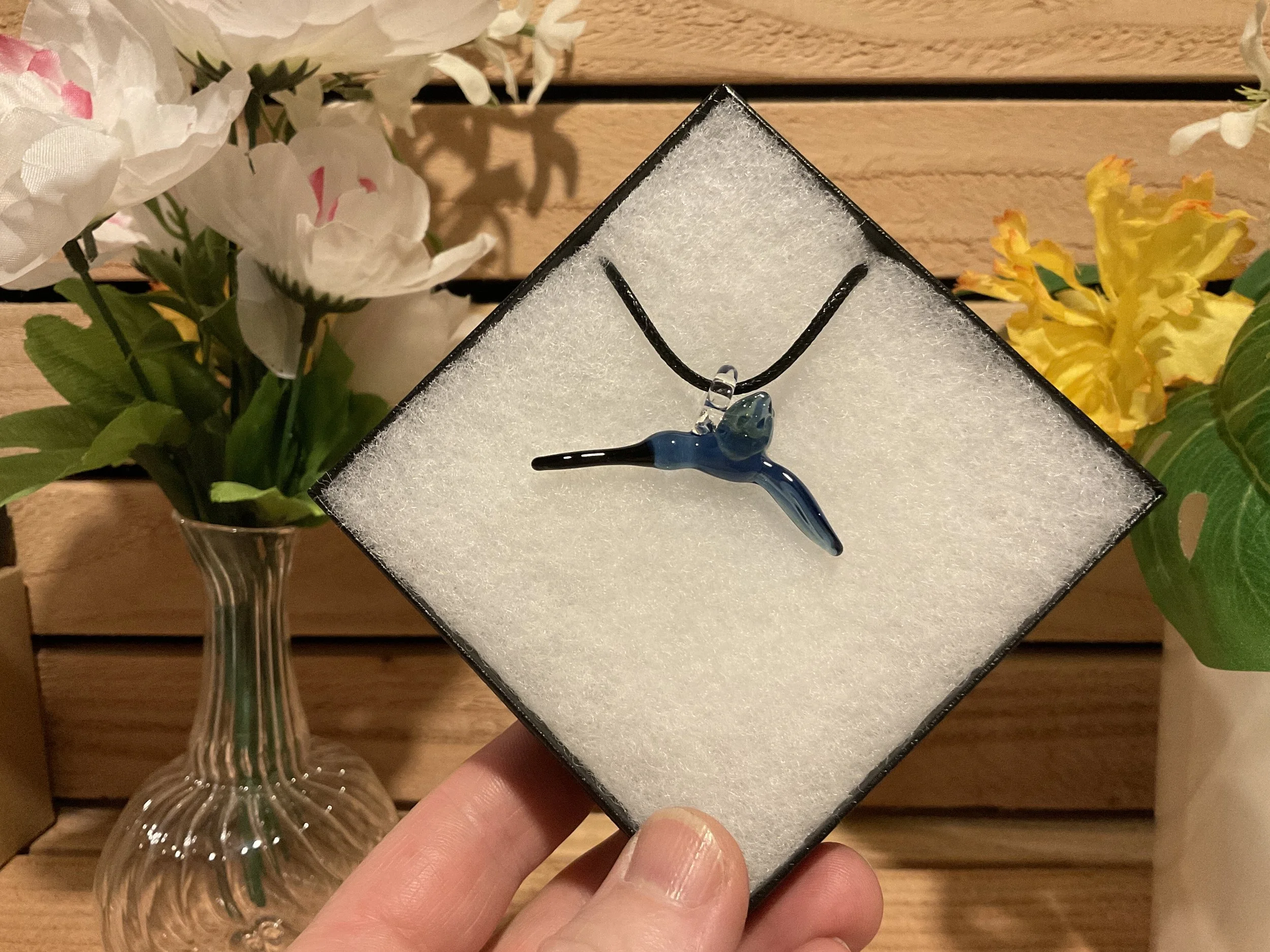 Humming bird pendant - Blue Irrid