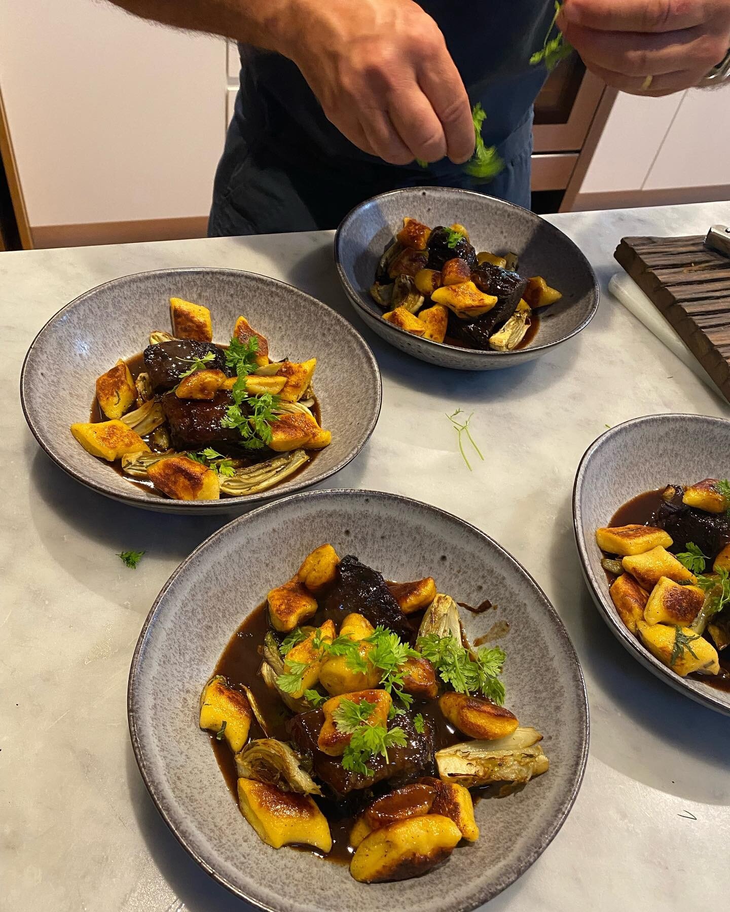Small gathering of 3 generations enjoying a @maisonbypatrice meal last night - Glazed beef short ribs, pumpkin gnocchi, roasted fennel &amp; sage 🤌🏾