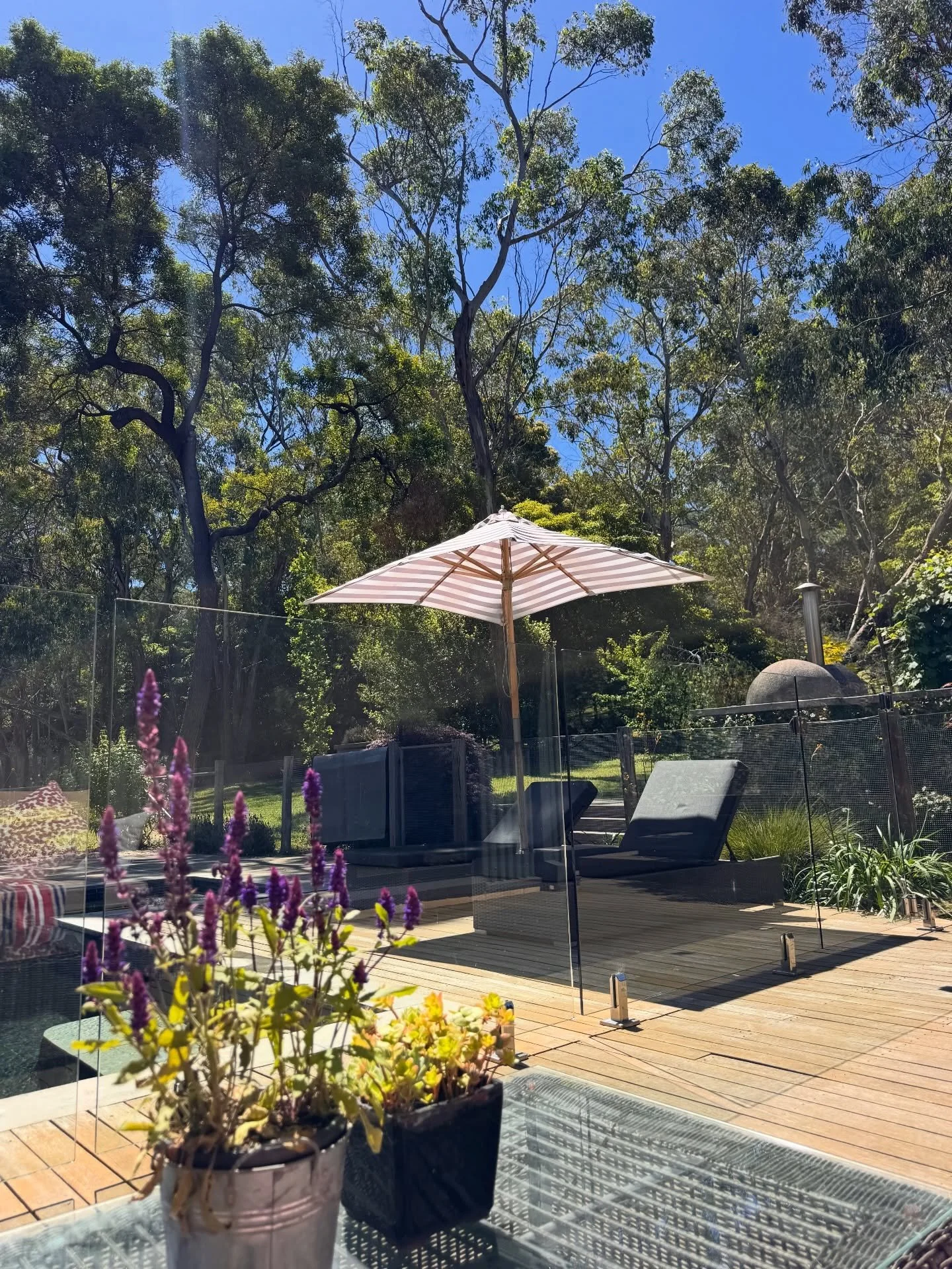 Local Summer snaps, from left to right 
1- Sunny arvo moments by the deck Elsewhere 
2- Walkthrough to Merricks Beach 
3- Locals SUP&rsquo;ing 
4- Morning coffee at @merricksstore 
5- Hit of tennis at Merricks Courts
6- Wine tasting at @yalyalestate 