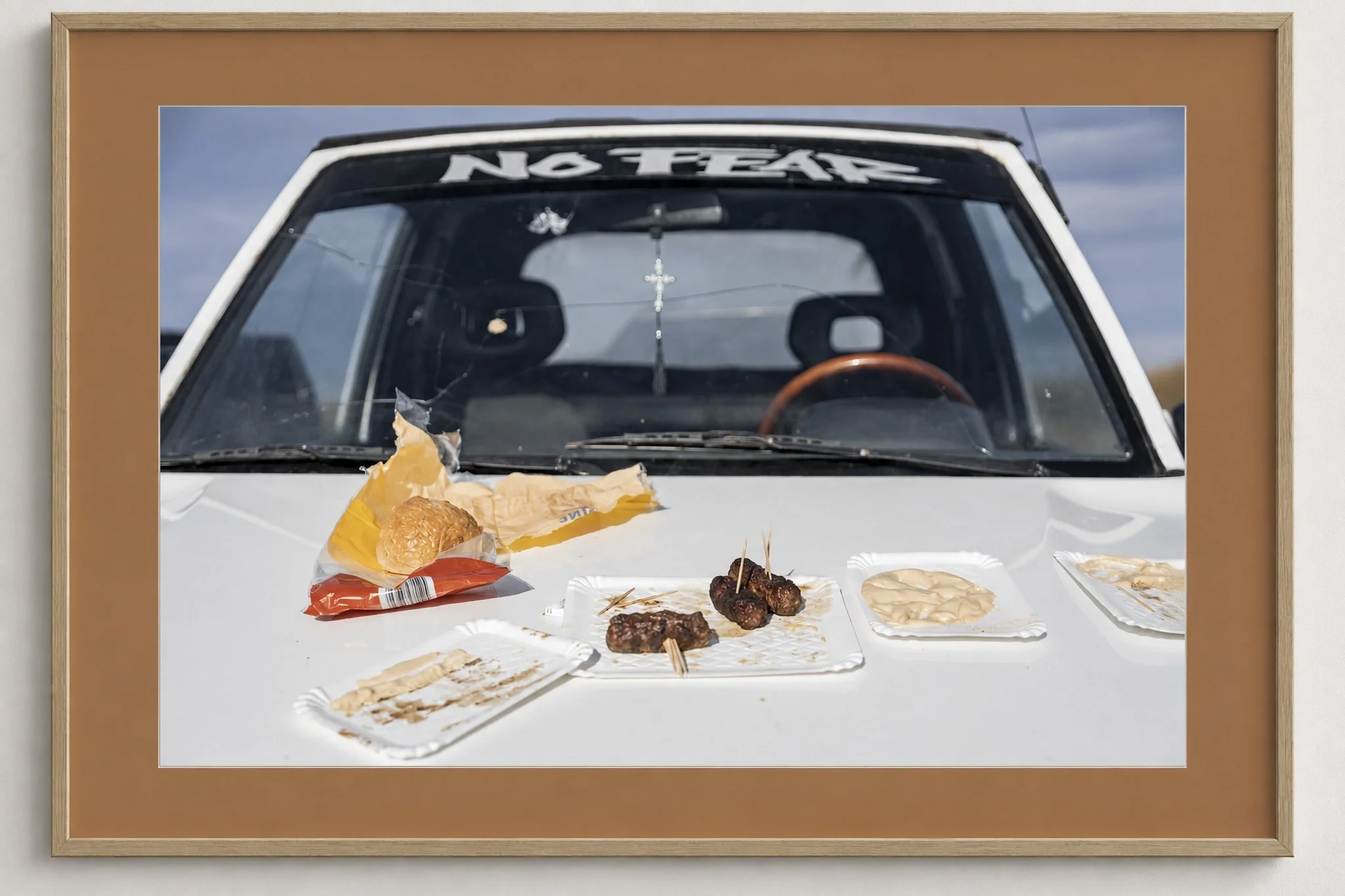  70x50 cm, 5 cmm passepartout, natural wood frame, float glass, Photo Matt Fibre 200g, alpha-cellulose paper (1 piece presented in the Between Earth and Table photo exhibition)    250 Euro    (delivery costs excluded)  
