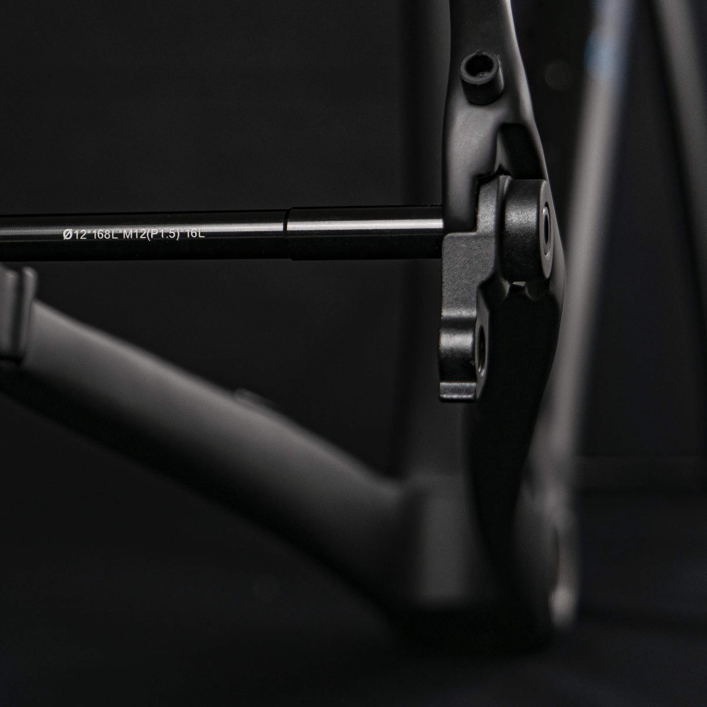 basic-bikes-carbon-rahmenset-road-ansicht-schaltauge .webp