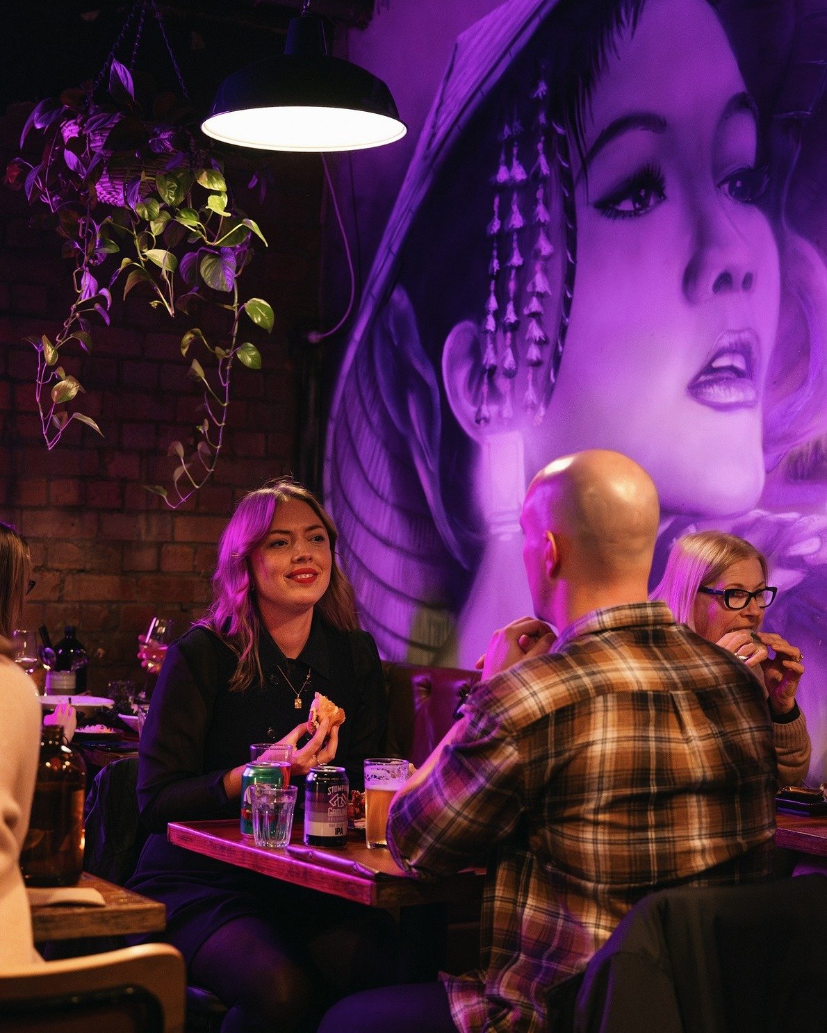 Smiles, bites, unforgettable nights.

#straightouttasaigon #melbourneeats #asianfusion #vietnamese #melbournefood #melbournefoodie #melbournerestaurant #cityofmelbourne