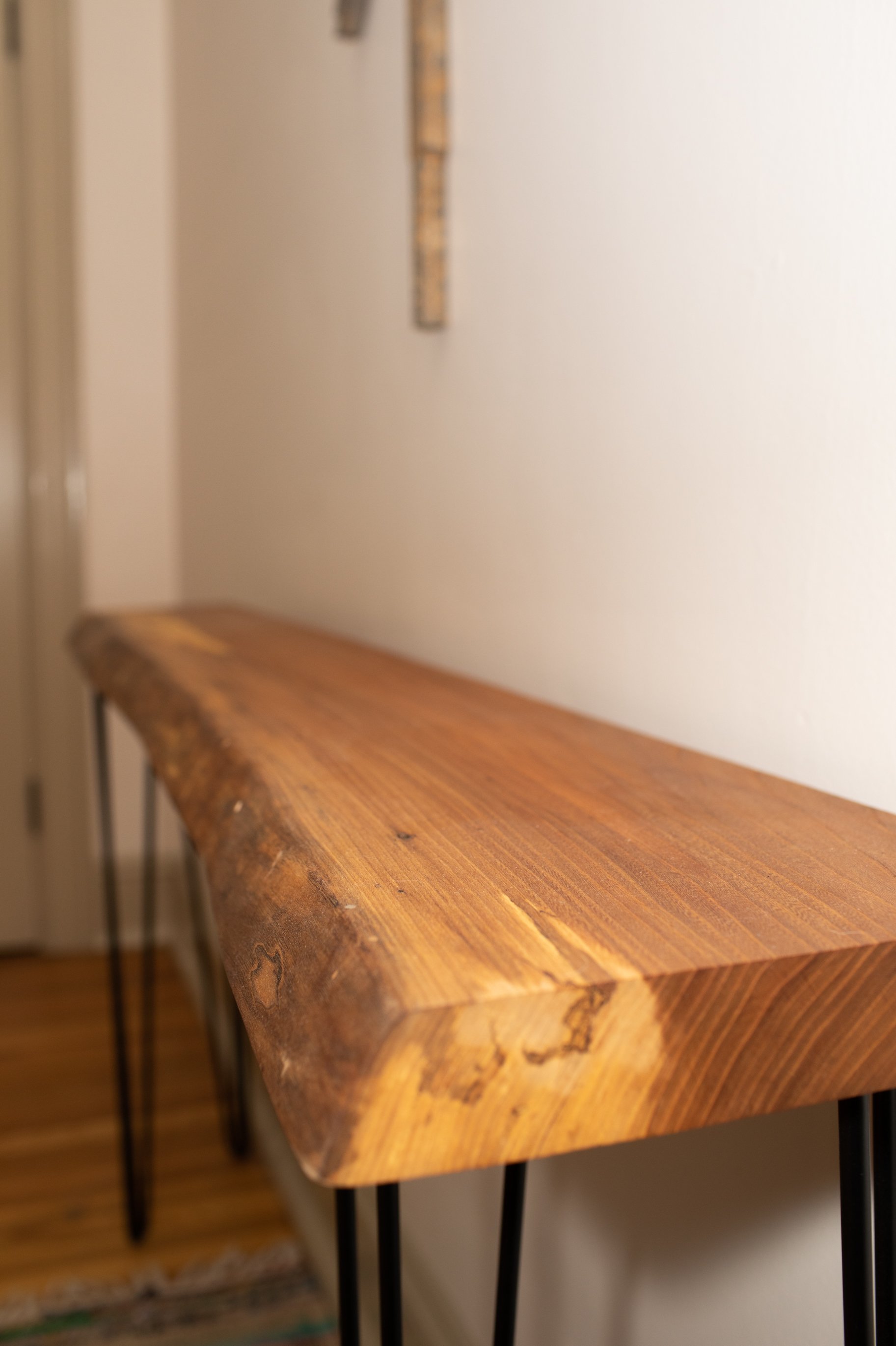 carlo-woodworking-console-liveedge-5.jpeg