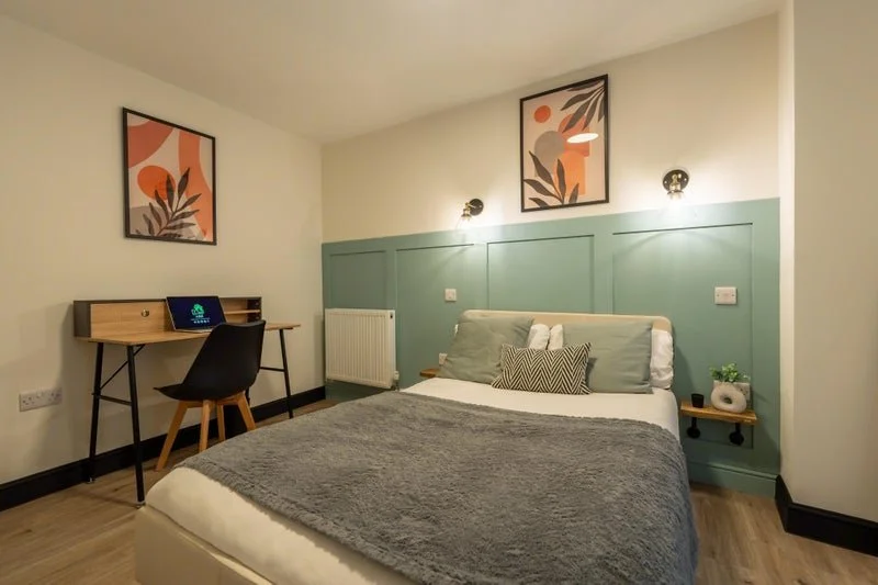 Exeter-Property-Management-Services-Thrice-Property-Solutions-St-Davids-HMO-lease-Apartment-Room1.jpg