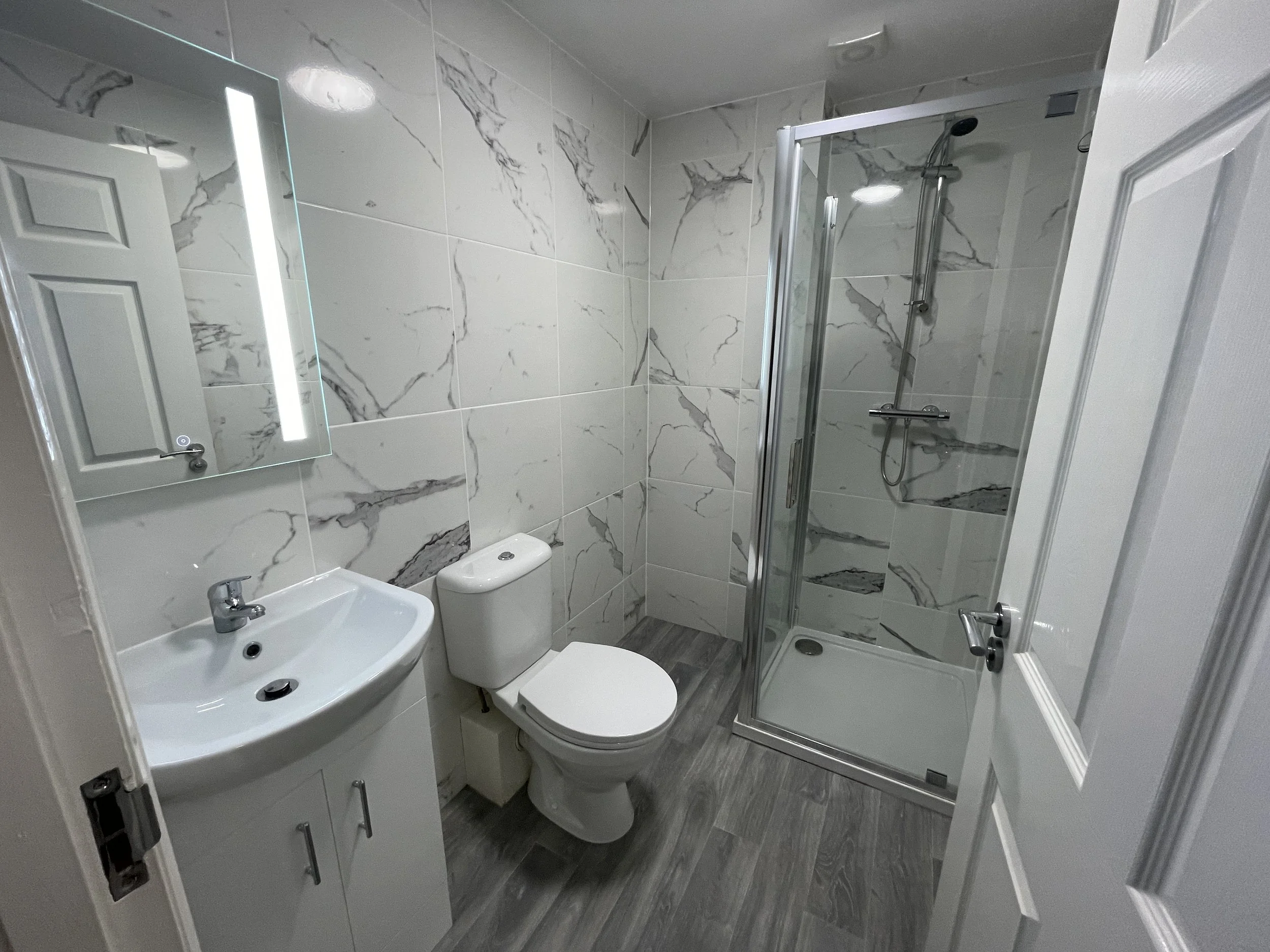 Property-Management-Services-Exmouth-Devon-Thrice-Property-Solutions-HMO-Shared- House-Portfolio-lease-shared-shower-room.JPG