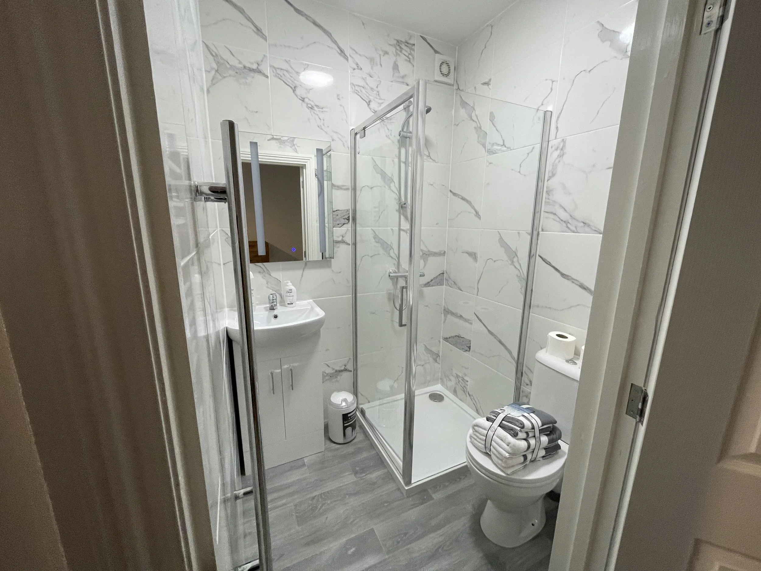 Property-Management-Services-Exmouth-Devon-Thrice-Property-Solutions-HMO-Shared- House-Portfolio-lease- Double-room1-ensuit-shower room-furnished.JPG