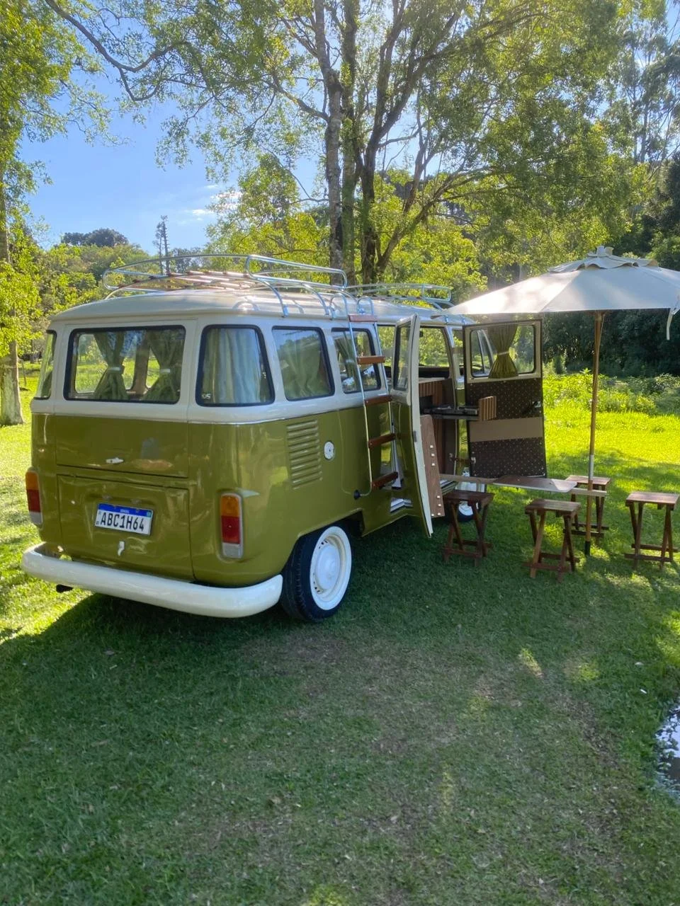 VW T2 Bay Window Camper Van Green | Classic Volkswagen Camper ...