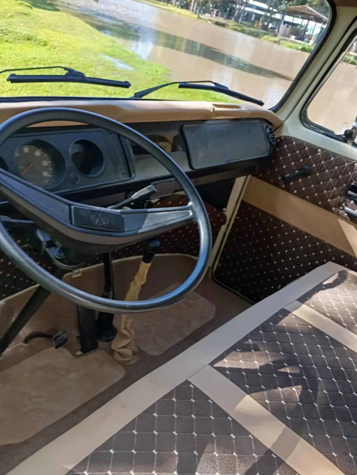 vw baywindow bus camper van (32).jpeg