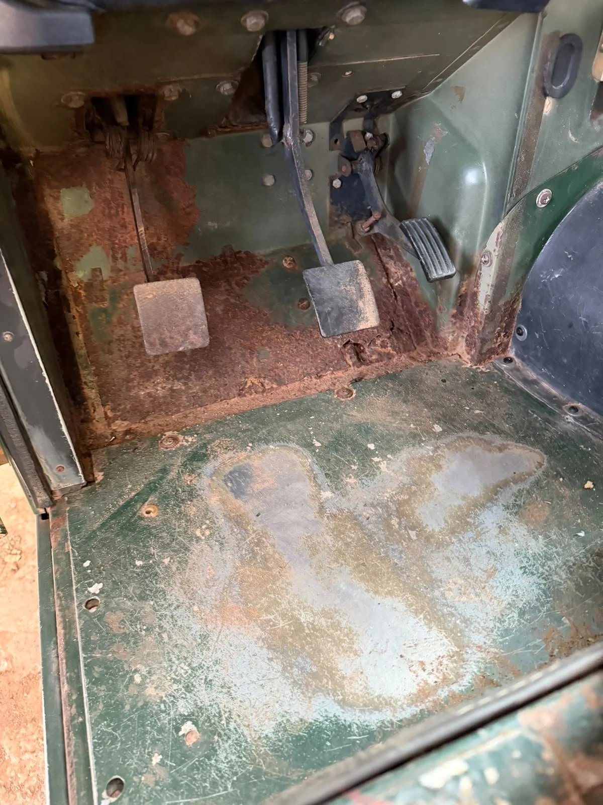 land rover defender (7).jpeg