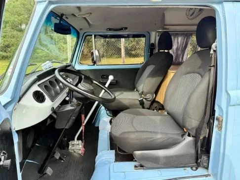 vw baywindow bus_8.JPG